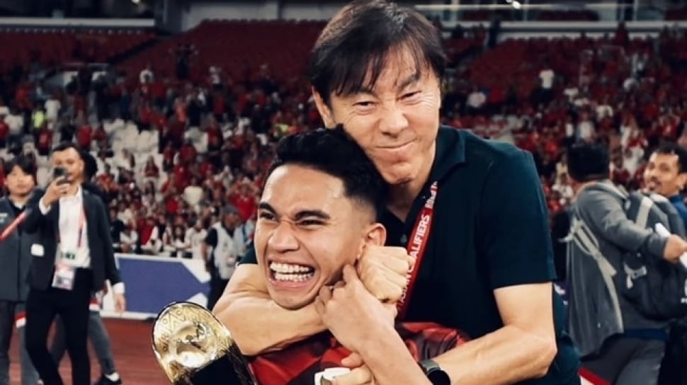 Deretan Momen Manis Shin Tae-yong dan Marselino Ferdinan: Kaki Diinjak hingga Nebeng Pulang