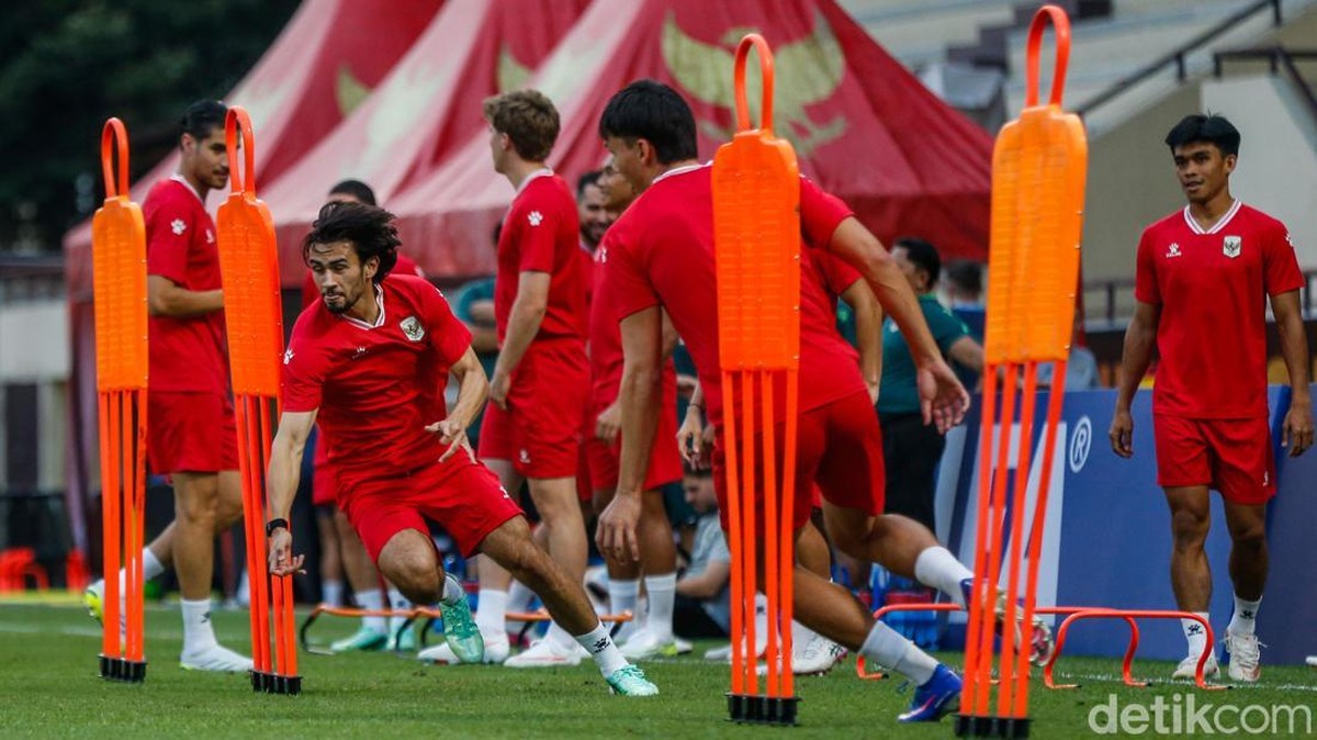Babak I Indonesia Vs Singapura: Garuda Unggul Berkat Gol Oratmangoen