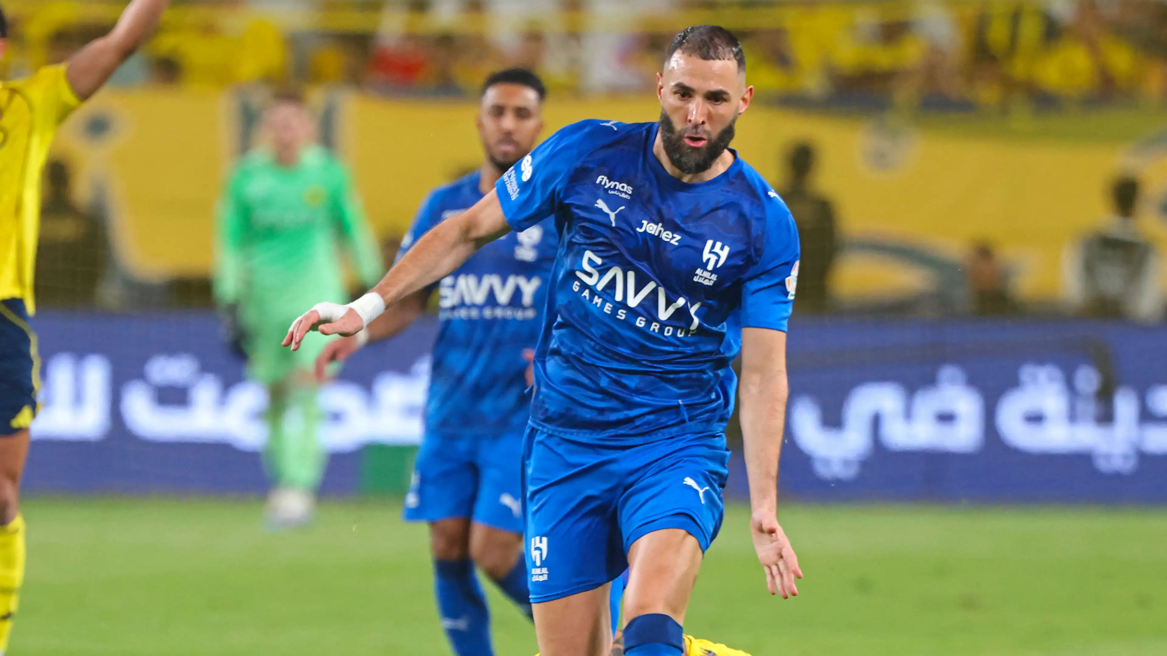 Pikirannya sudah tak lagi di lapangan: Gelombang kemarahan menuntut pelepasan Benzema dari Al Hilal!