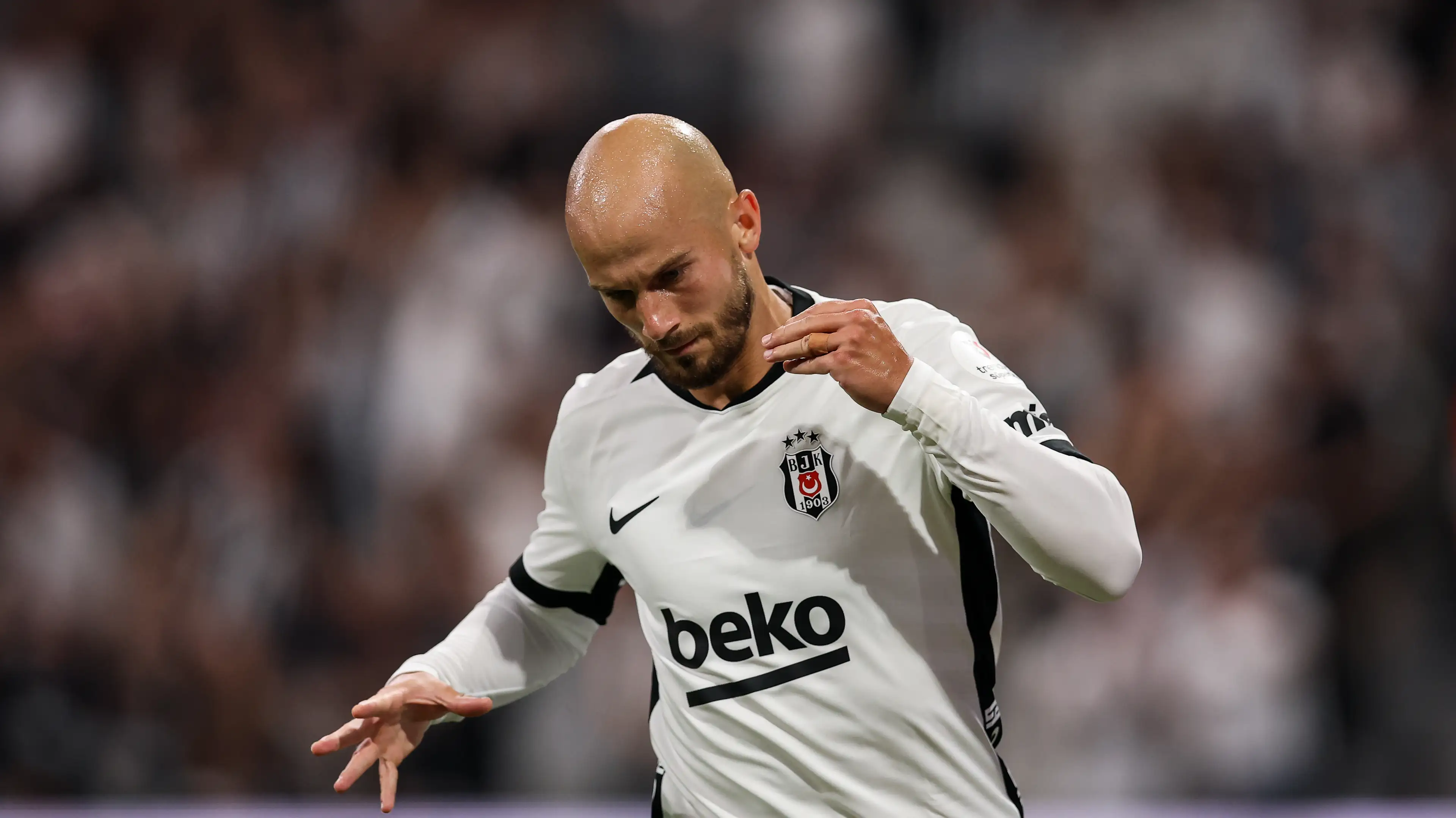 Berkat Vaclav Cerný, Besiktas tidak membuat kesalahan yang sama seperti Galatasaray dan Fenerbahce