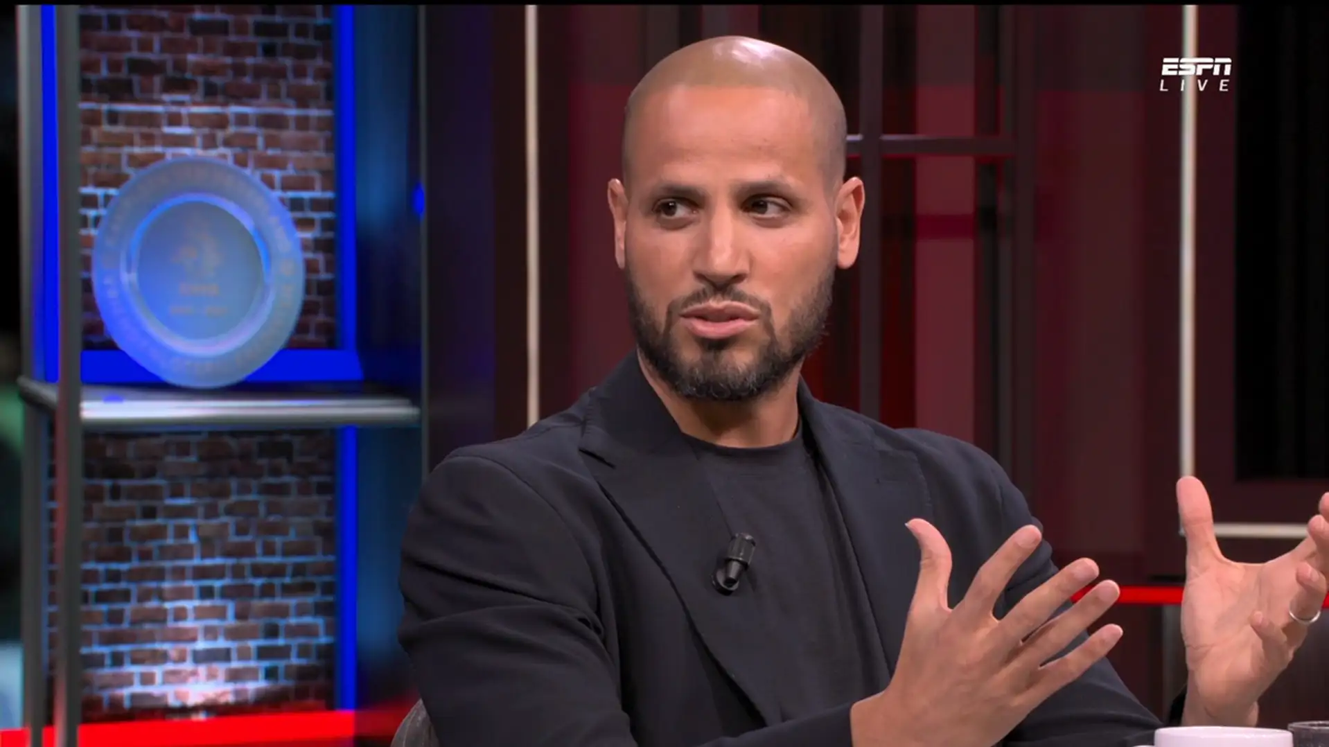 Karim El Ahmadi kritik keras pemain Ajax: "Teknik dasarnya benar-benar buruk"