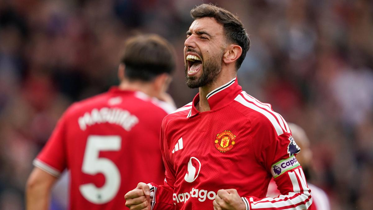 Top 3 Berita Bola: Legenda Manchester United Sebut Bruno Fernandes Tamat