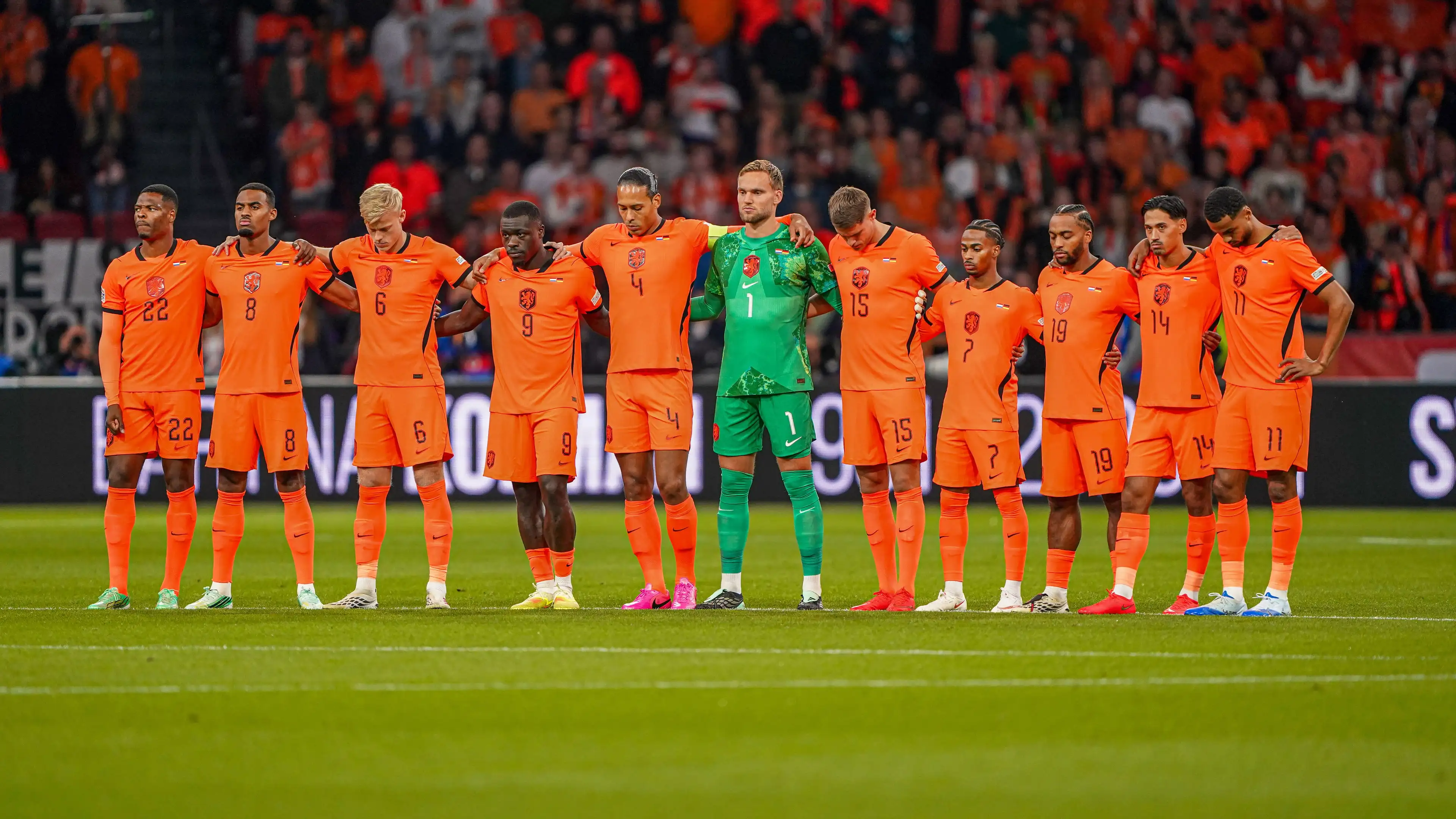 Pemain timnas Belanda dikritik habis-habisan saat laga Liga Primer Inggris: "Dasar bodoh!"