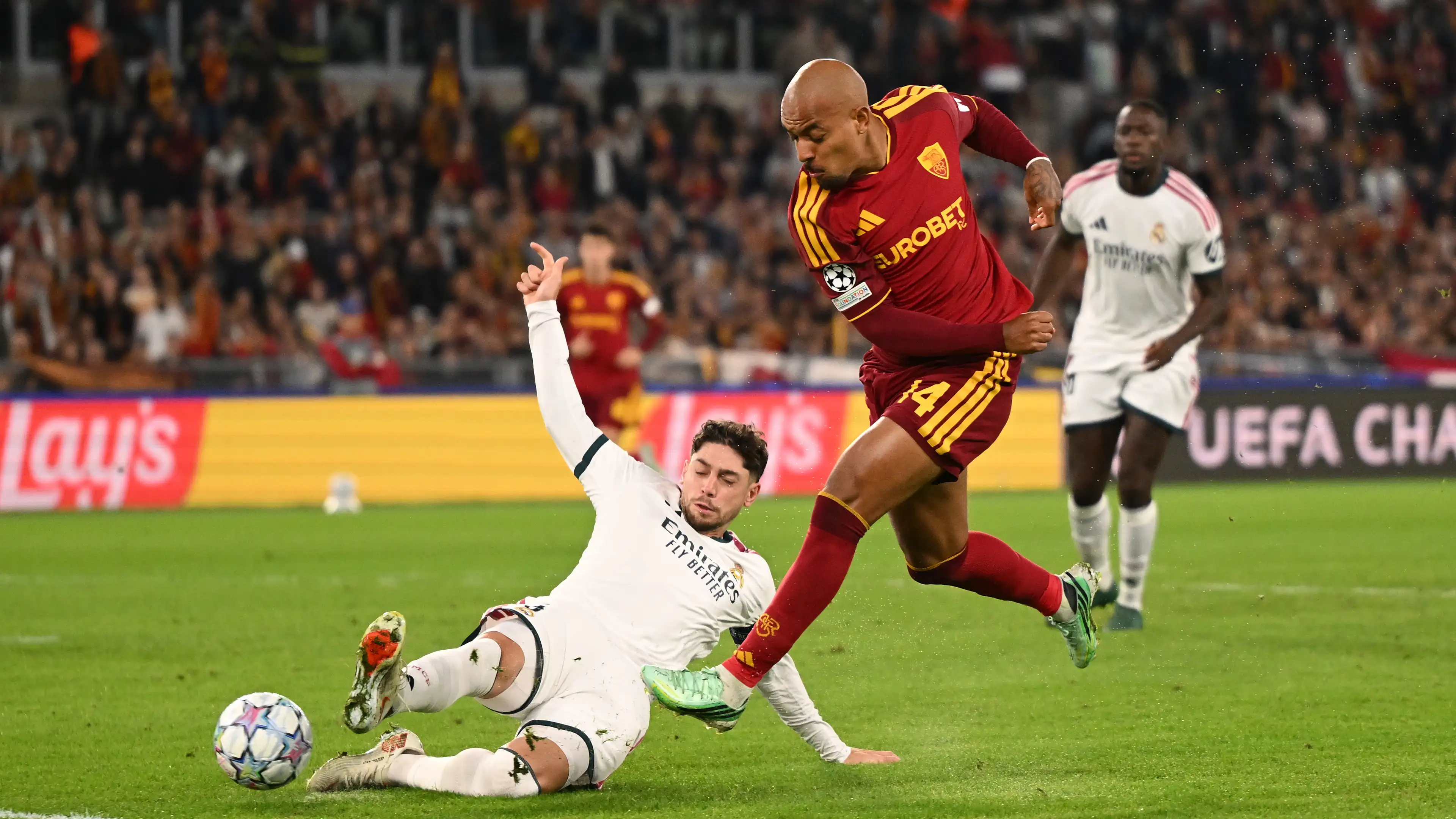 Real Madrid Raih Kemenangan Gila atas AS Roma, De Roon dan Malen Cetak Gol