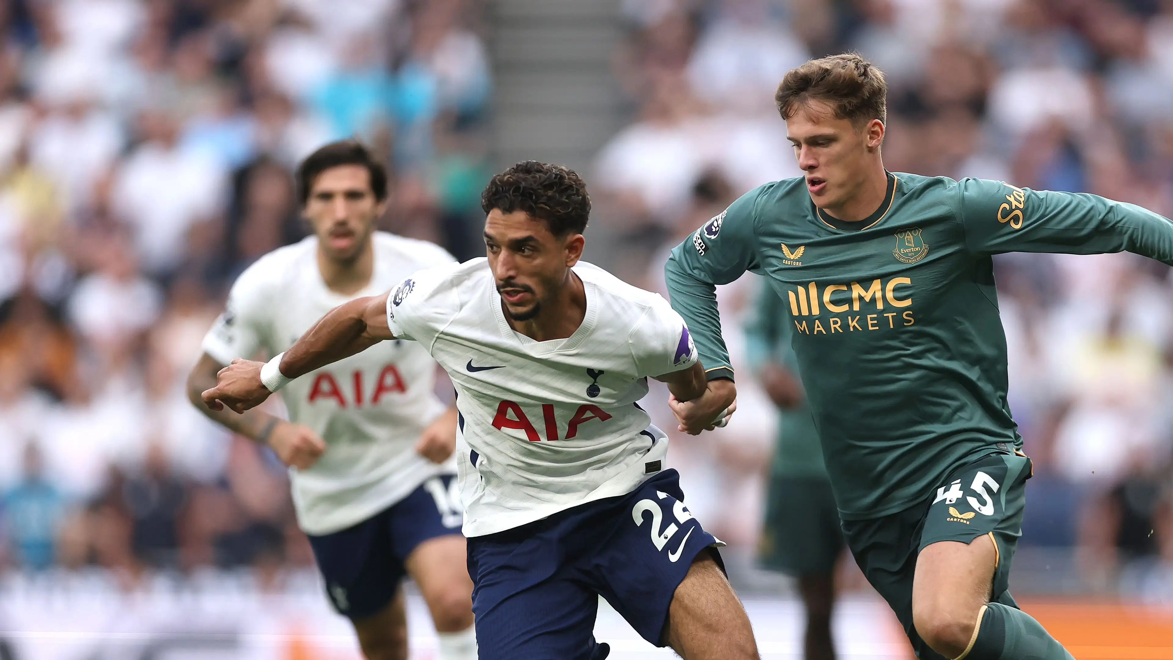 Daily Mail: Marmoush Solusi Ideal untuk Krisis Tottenham, Tapi dengan Satu Syarat