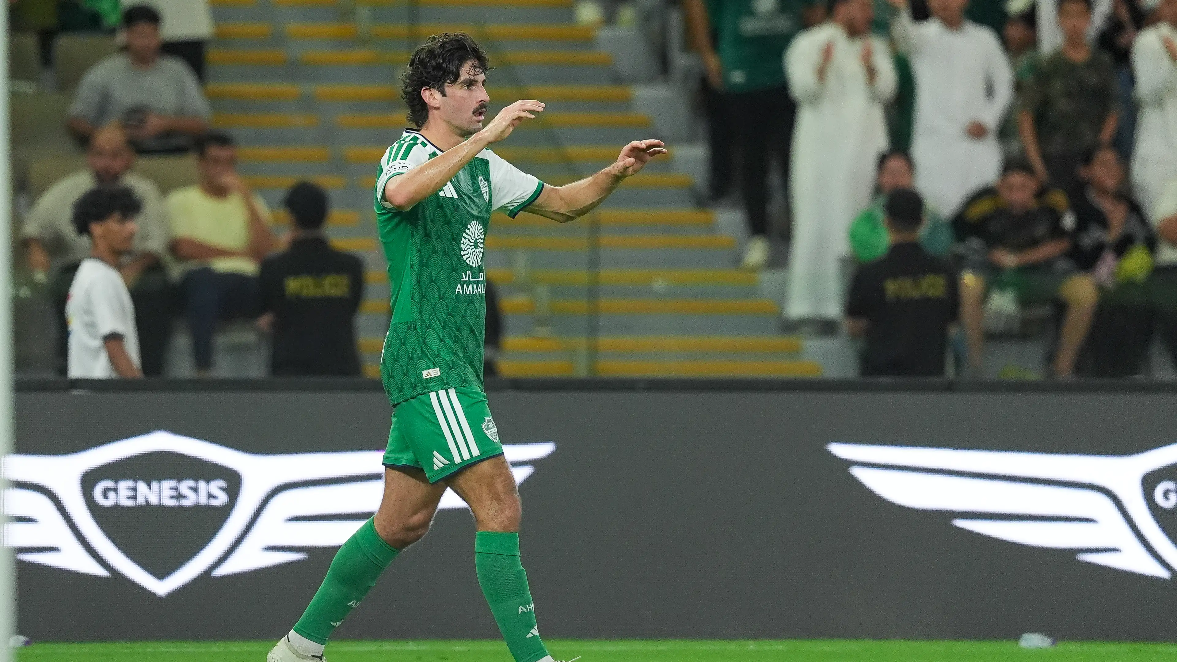Dengan simbol mahkota: Timnas Portugal rayakan ketajaman Trincao melawan Al Wasl
