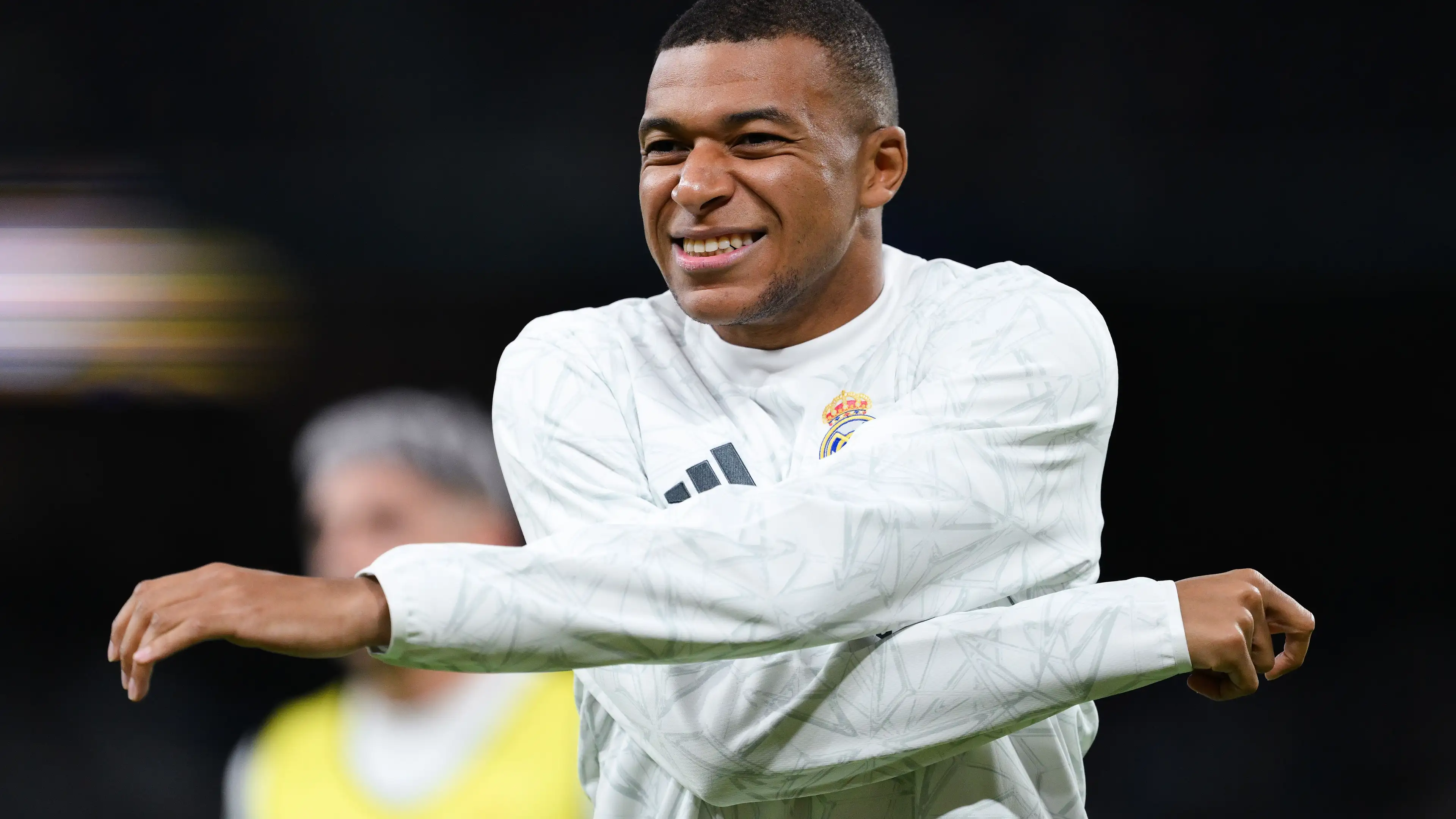 "Saya marah kepada bibi besar".. Mbappe mengakhiri rumor dengan caranya sendiri