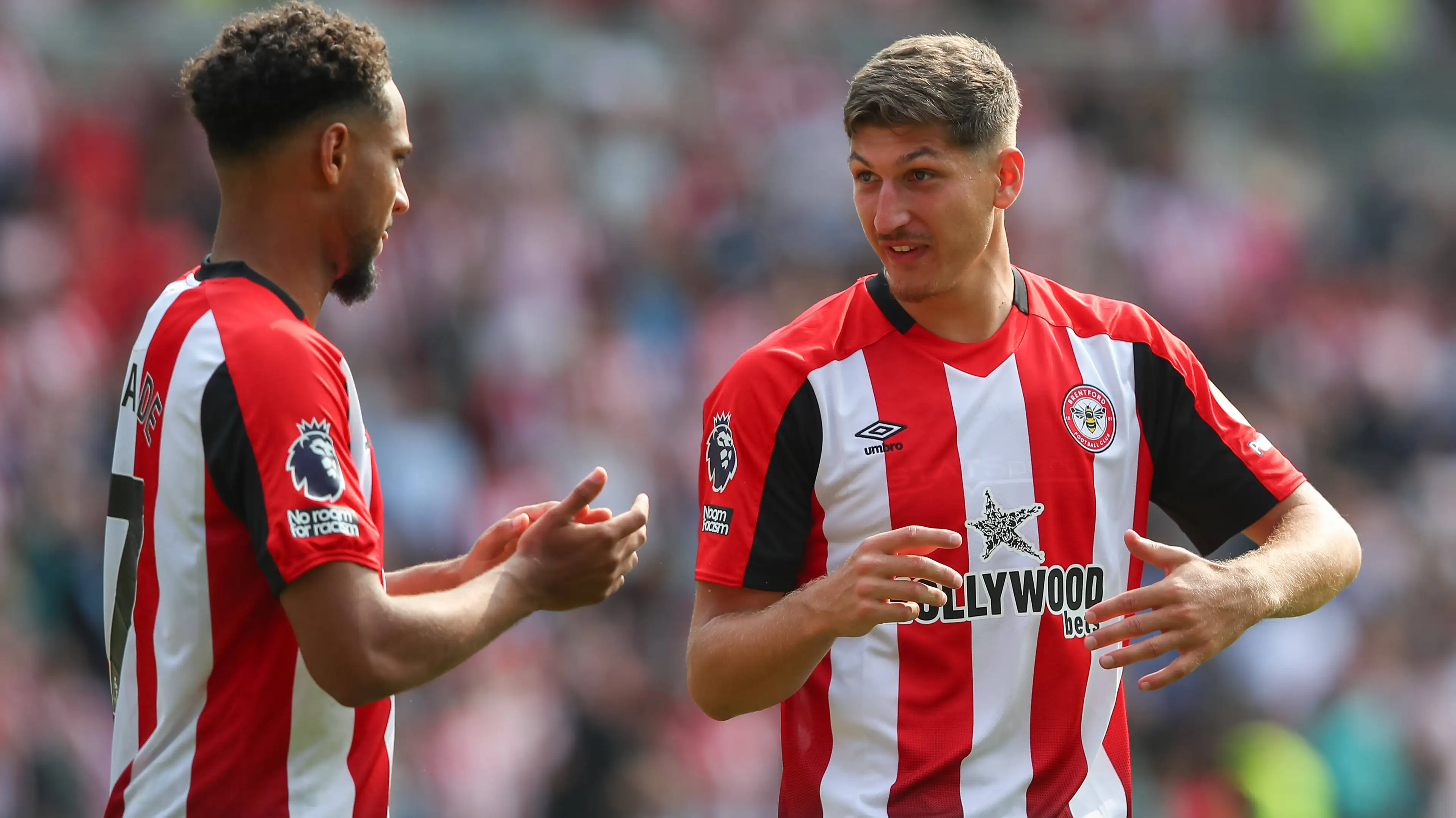Sebuah pengadilan telah mengungkap nama-namanya! Duo Jerman dari FC Brentford melawan seorang rasis mabuk dalam perjalanan pulang dari sebuah pertandingan