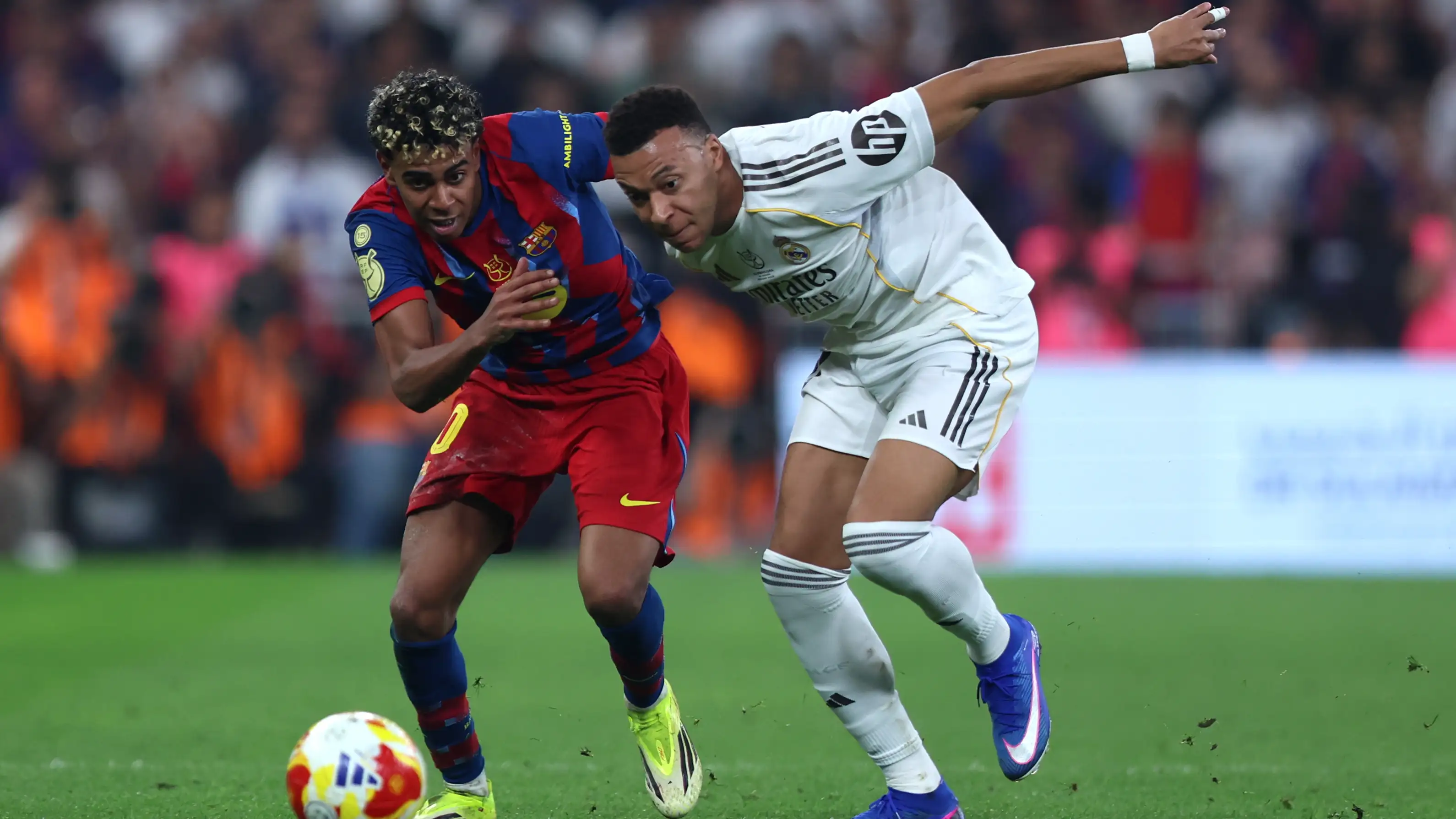 Terungkap wasit yang paling dekat memimpin El Clasico, media Madrid pun memulai kampanye menyerangnya