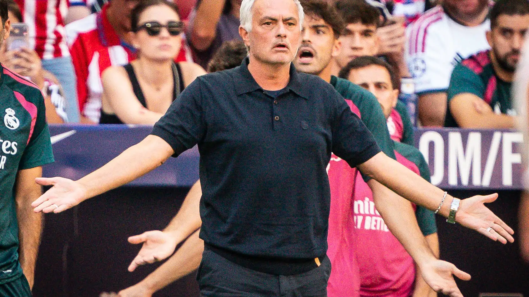 Mourinho masuk lapangan dengan kartu merah: rekor bersejarah yang membuat Real Madrid menghadapi ketidakpastian