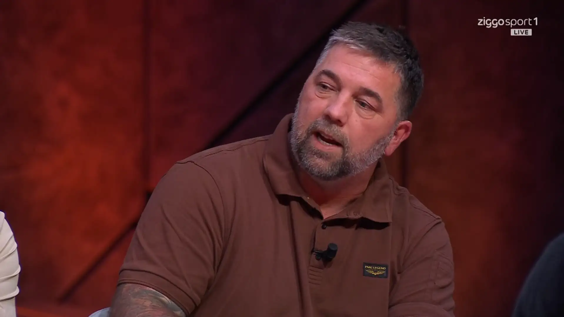 Theo Janssen sangat keras: "Dia saat ini adalah mata rantai terlemah di tim nasional Belanda"