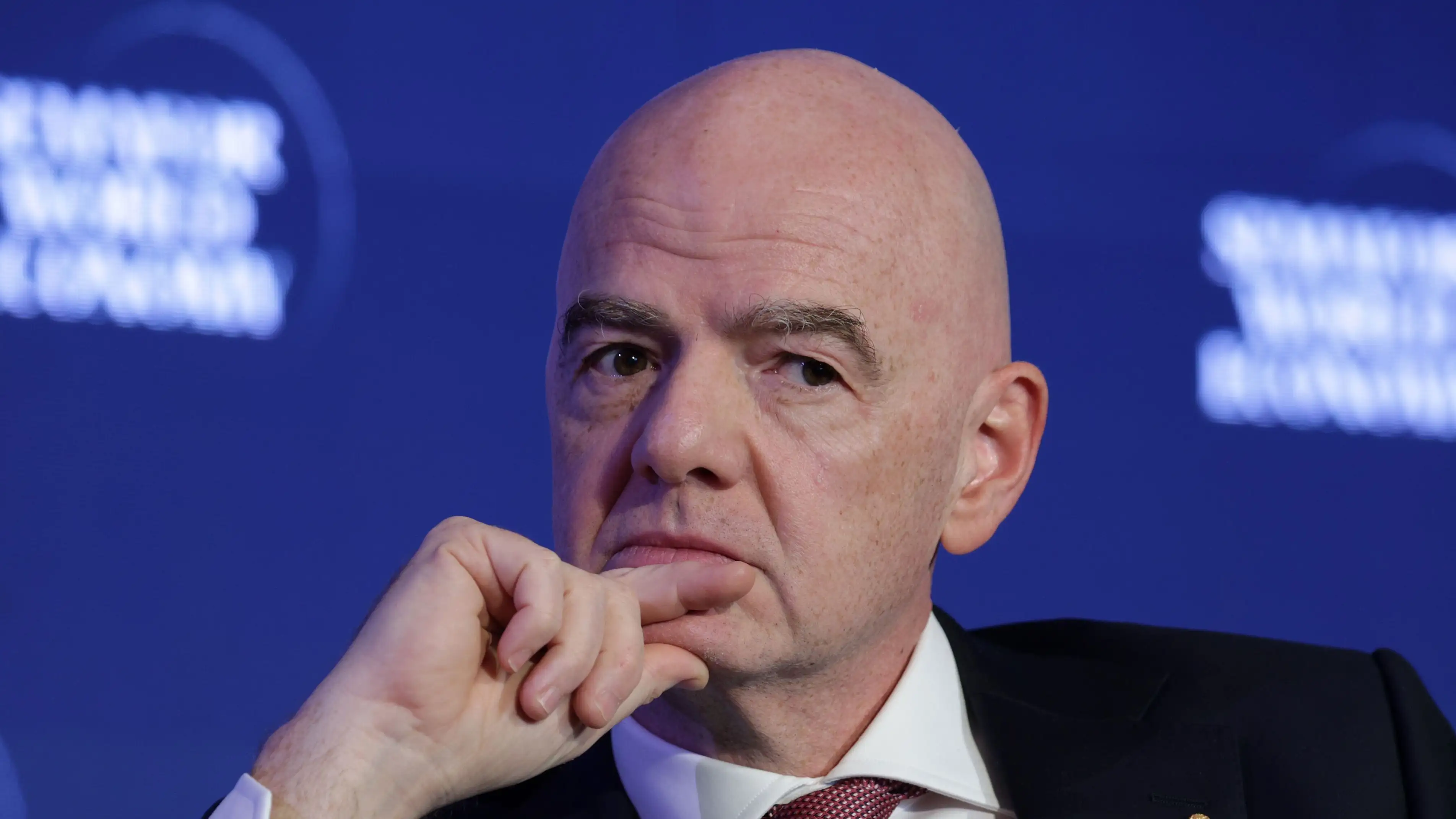 Angka fantastis: Terungkap gaji Infantino dalam rencana penjualan Piala Dunia