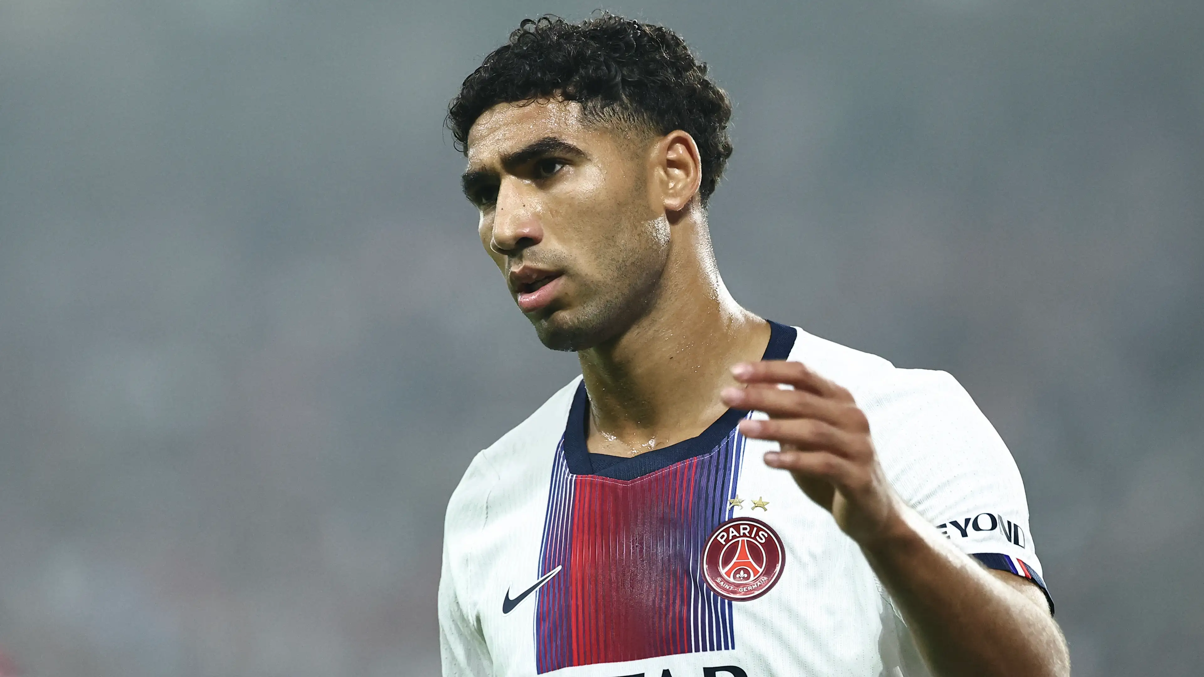 Enrique di kursi terdakwa: mengapa performa Achraf Hakimi menurun bersama Saint-Germain?