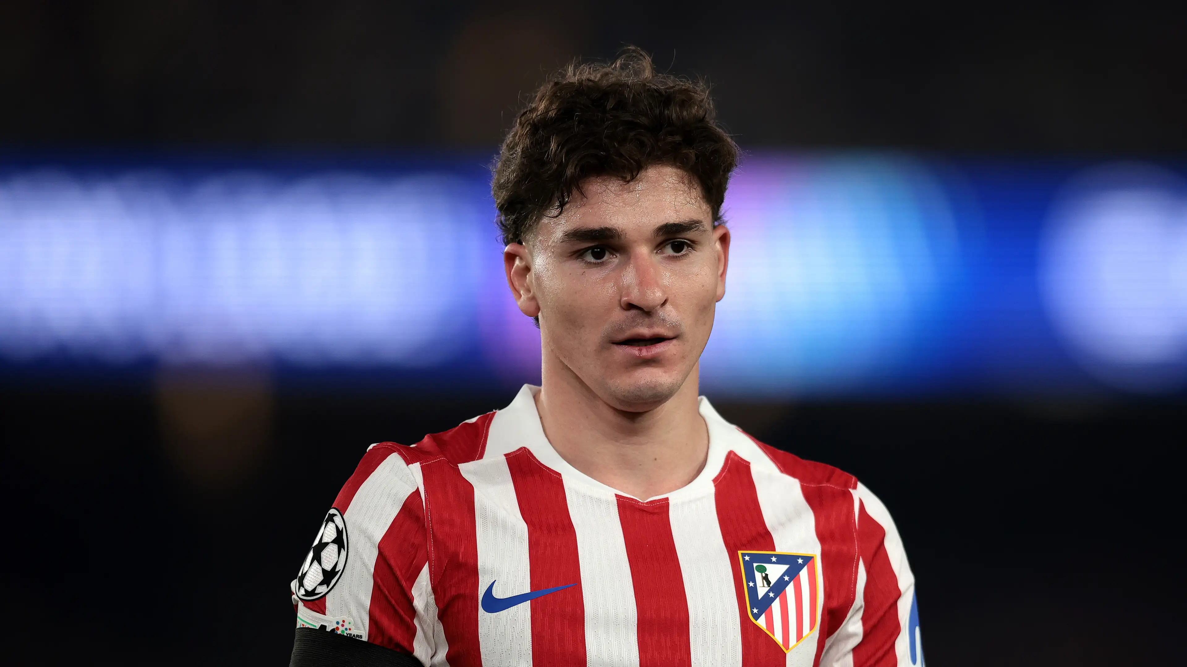 Pengganti Alvarez lepas: Penyerang baru terlepas dari genggaman Barcelona