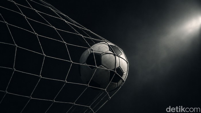 Fulham Walk Out, Malaga Cetak Penalti ke Gawang Kosong dan Klaim Trofi