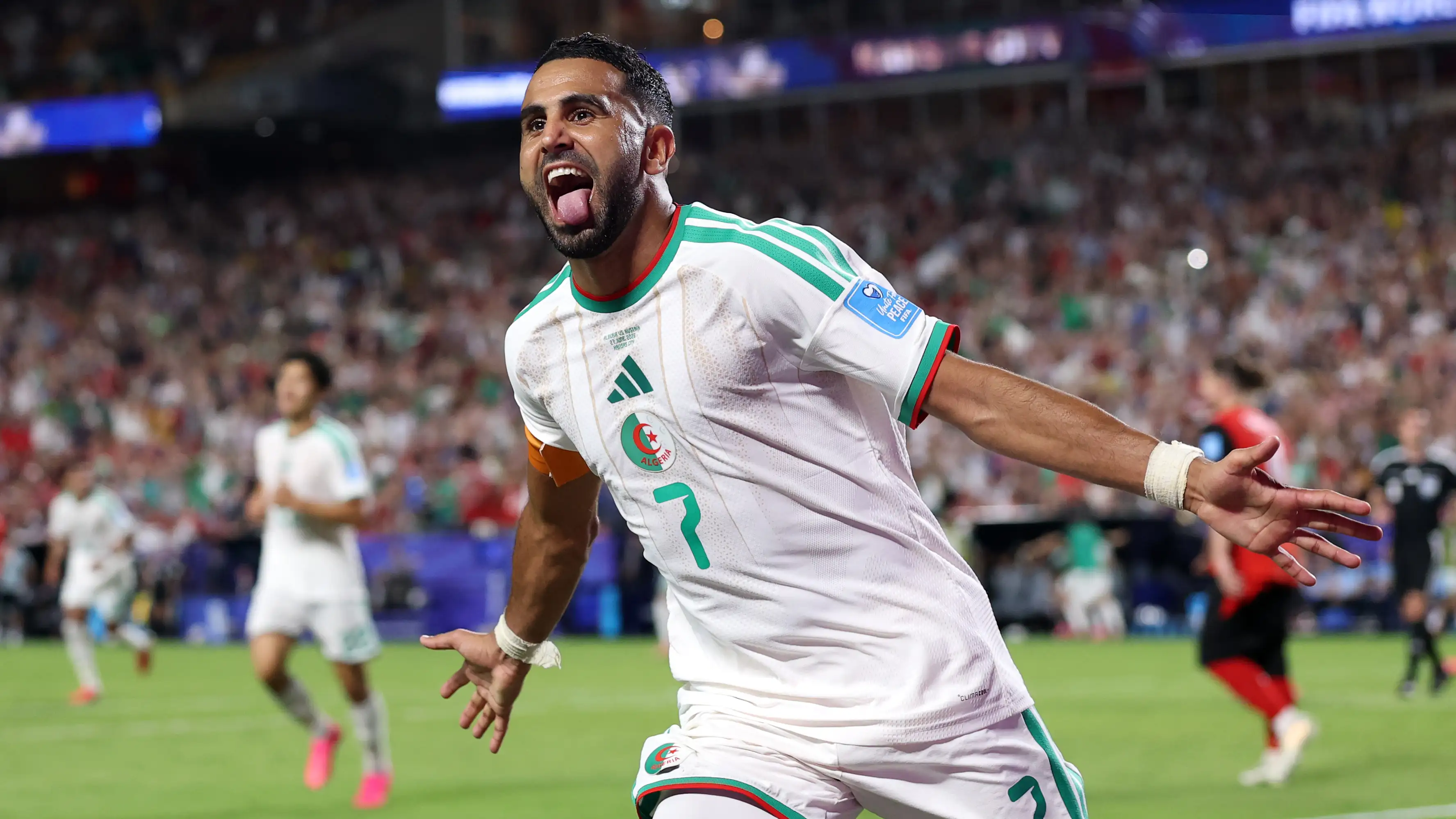 Mahrez Kirim Pesan Menyentuh untuk Suporter Al Ahli Saudi