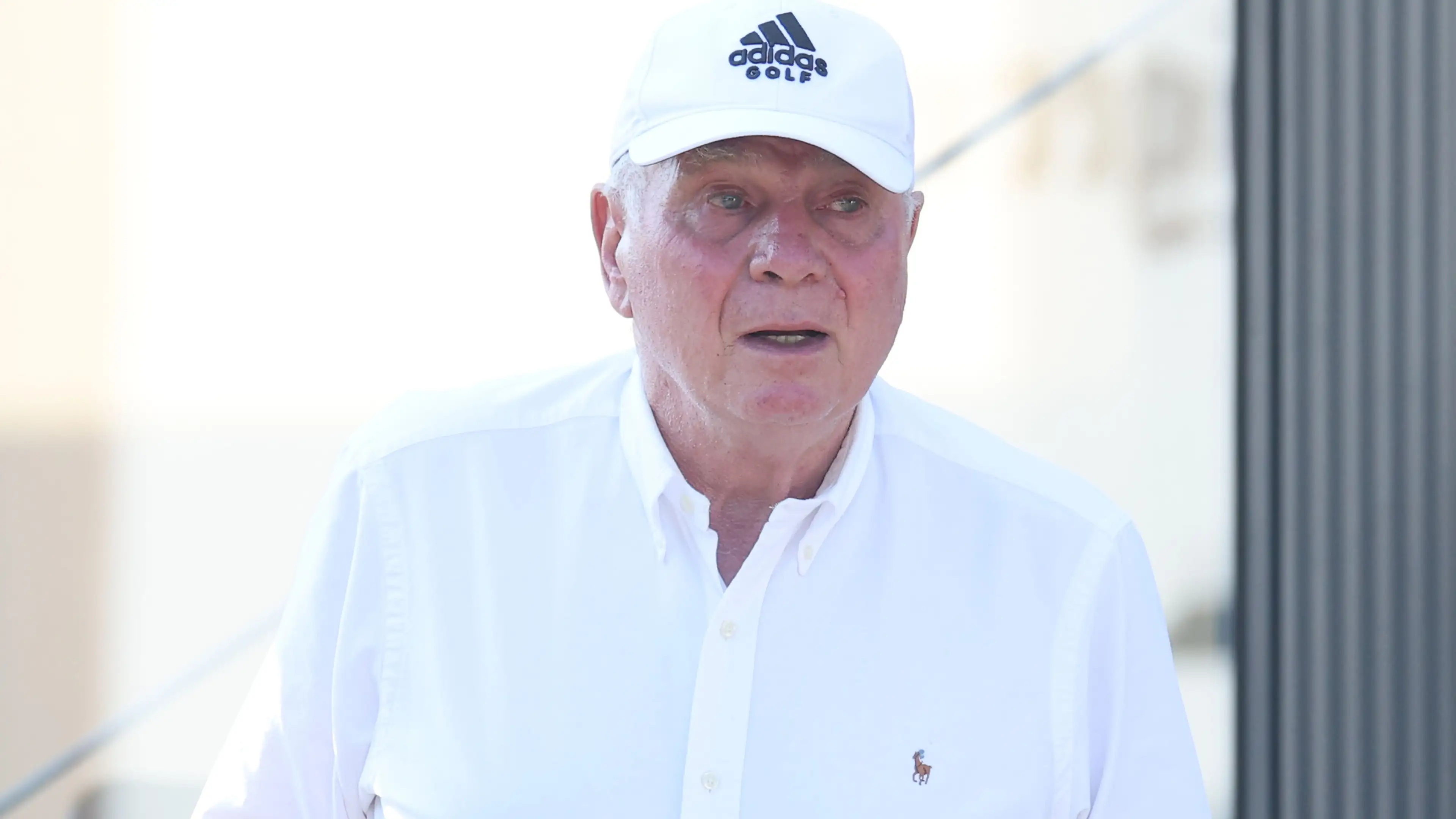 “Tak ada seorang pun yang mengatakan ini adalah pengambilalihan bersahabat oleh Bayern Munich”: Presiden BVB Aki Watzke menegur Uli Hoeneß