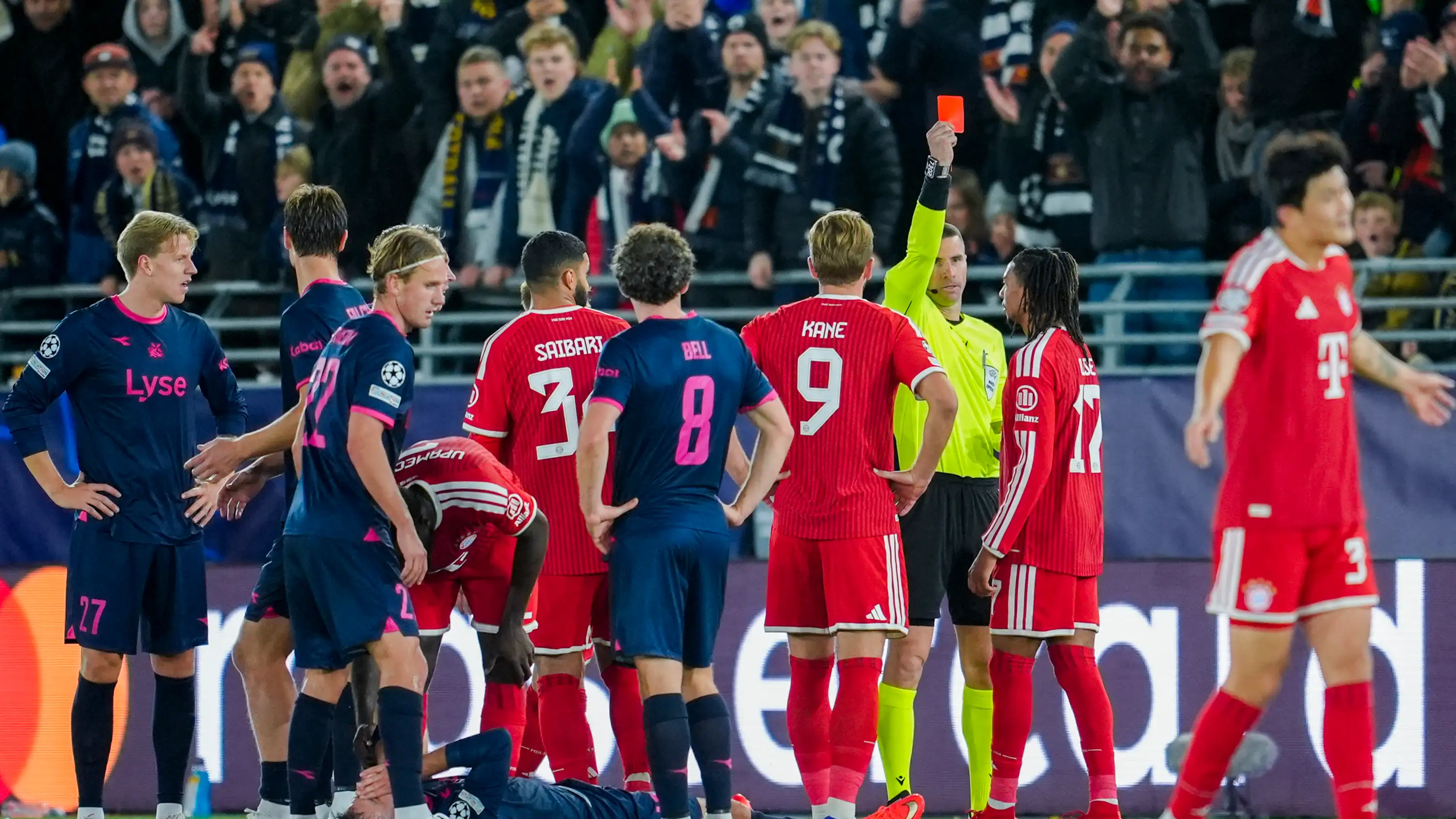 Pemain Viking setelah insiden kartu merah: Olise bodoh!