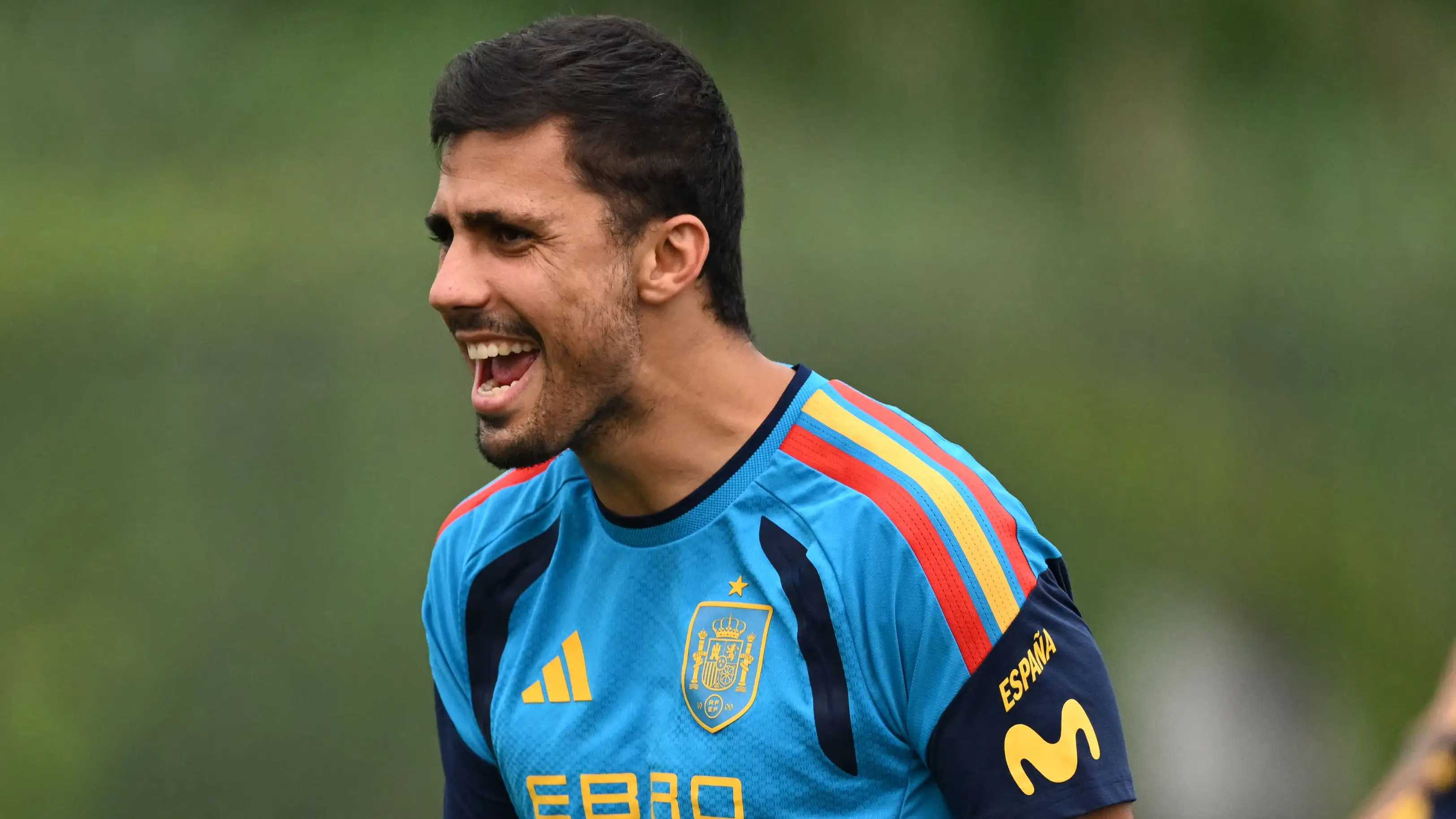 Rodri meminta pemain Barcelona merelakan nomor punggungnya