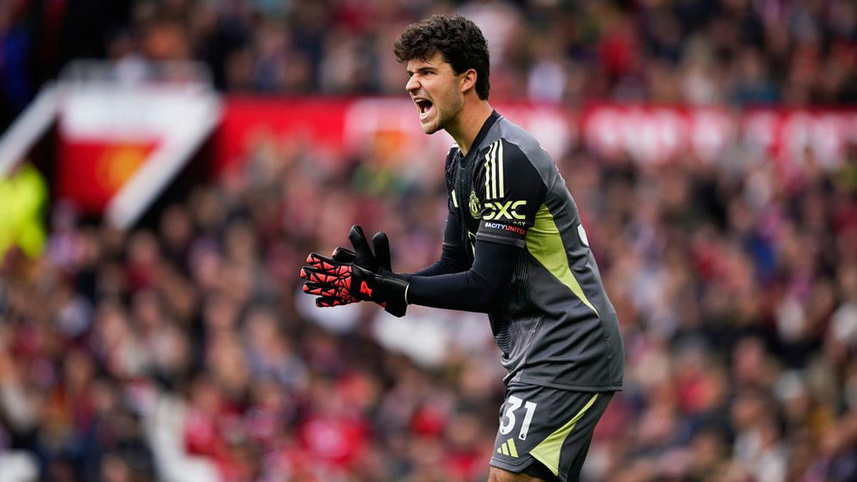 Senne Lammens Diragukan Legenda Setan Merah, Manchester United Diminta Punya Kiper Kelas Atas