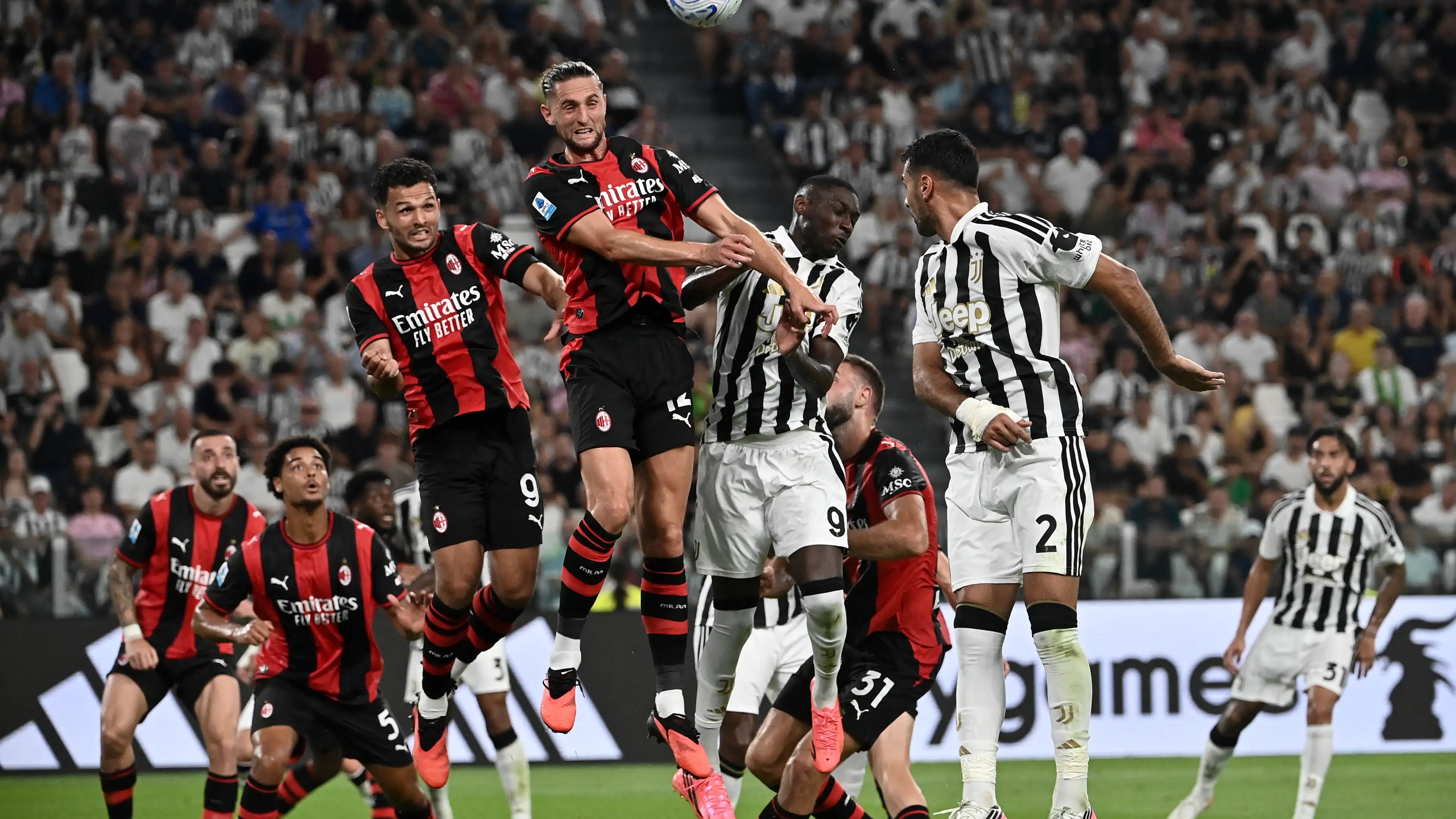 Video: Laga gila, Juventus lolos dari kekalahan di depan mata melawan Milan dalam Derby Italia