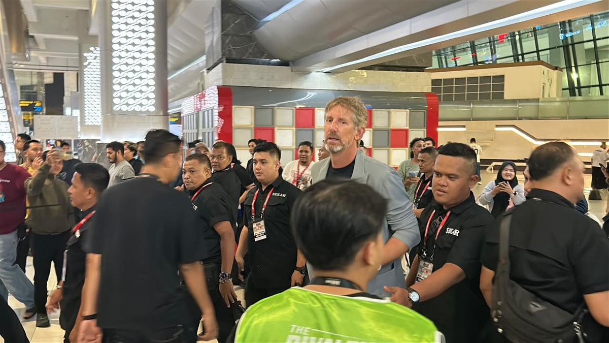 Artis Arie Untung Ikut Senang Datangnya Legenda MU dan Arsenal: Momen Tepat