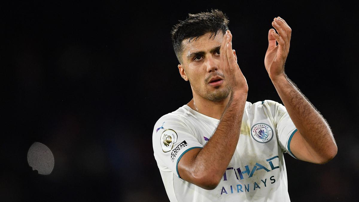 Barcelona Dikabarkan Selangkah Lagi Rekrut Rodri dari Manchester City