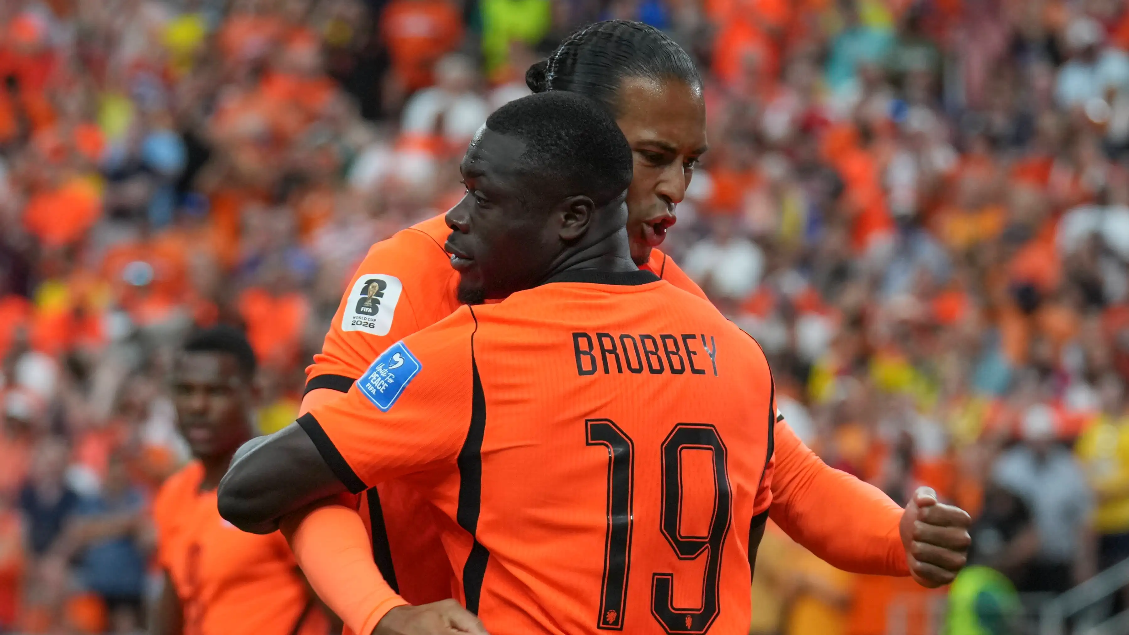 Brobbey dan Van Dijk tiba-tiba masuk radar klub top yang sama