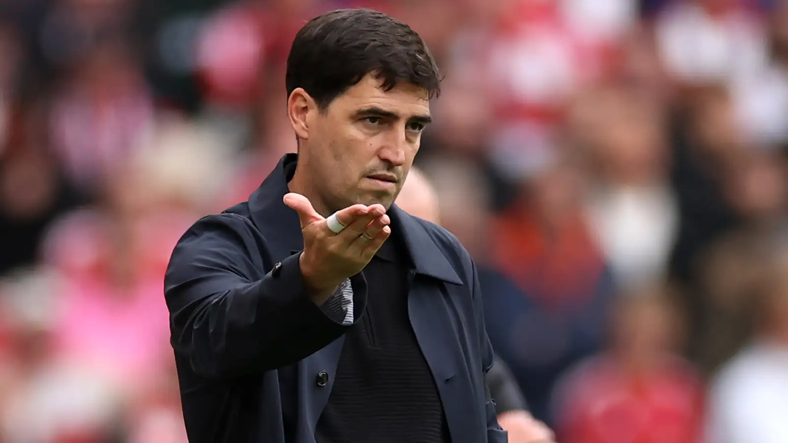 Iraola mencoret dua pemain Liverpool dari daftar Eropa
