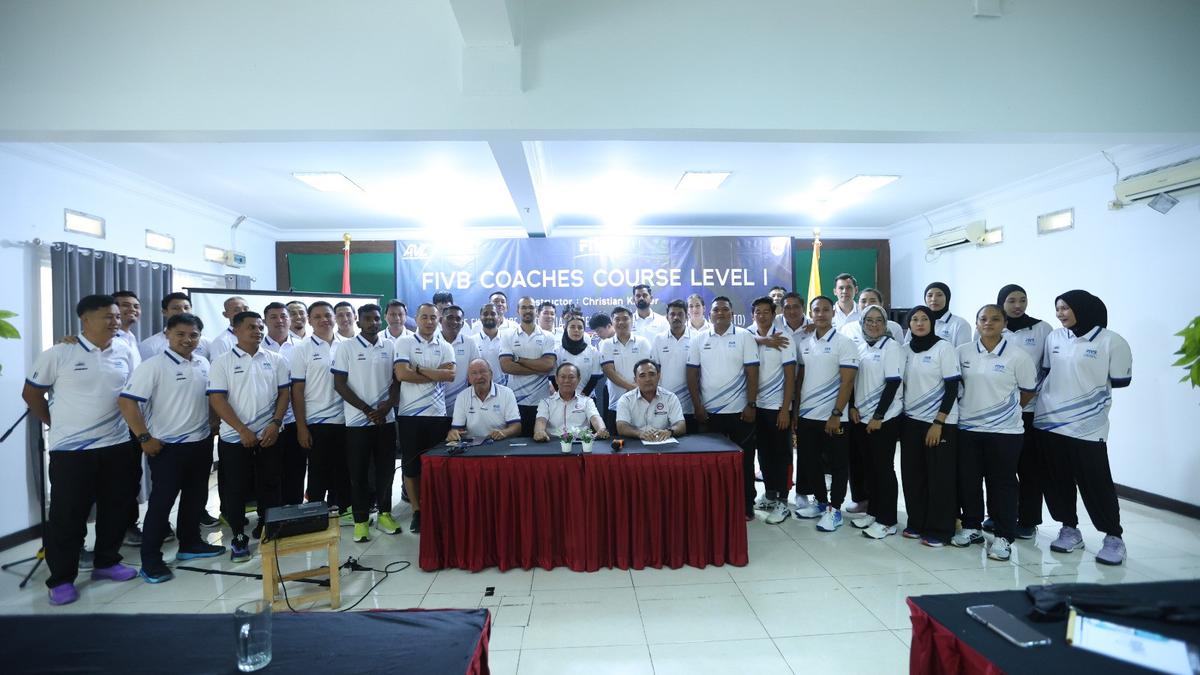 4 Mantan Pemain Timnas Putri Indonesia Ikut Kursus Pelatih FIVB Level I dan II