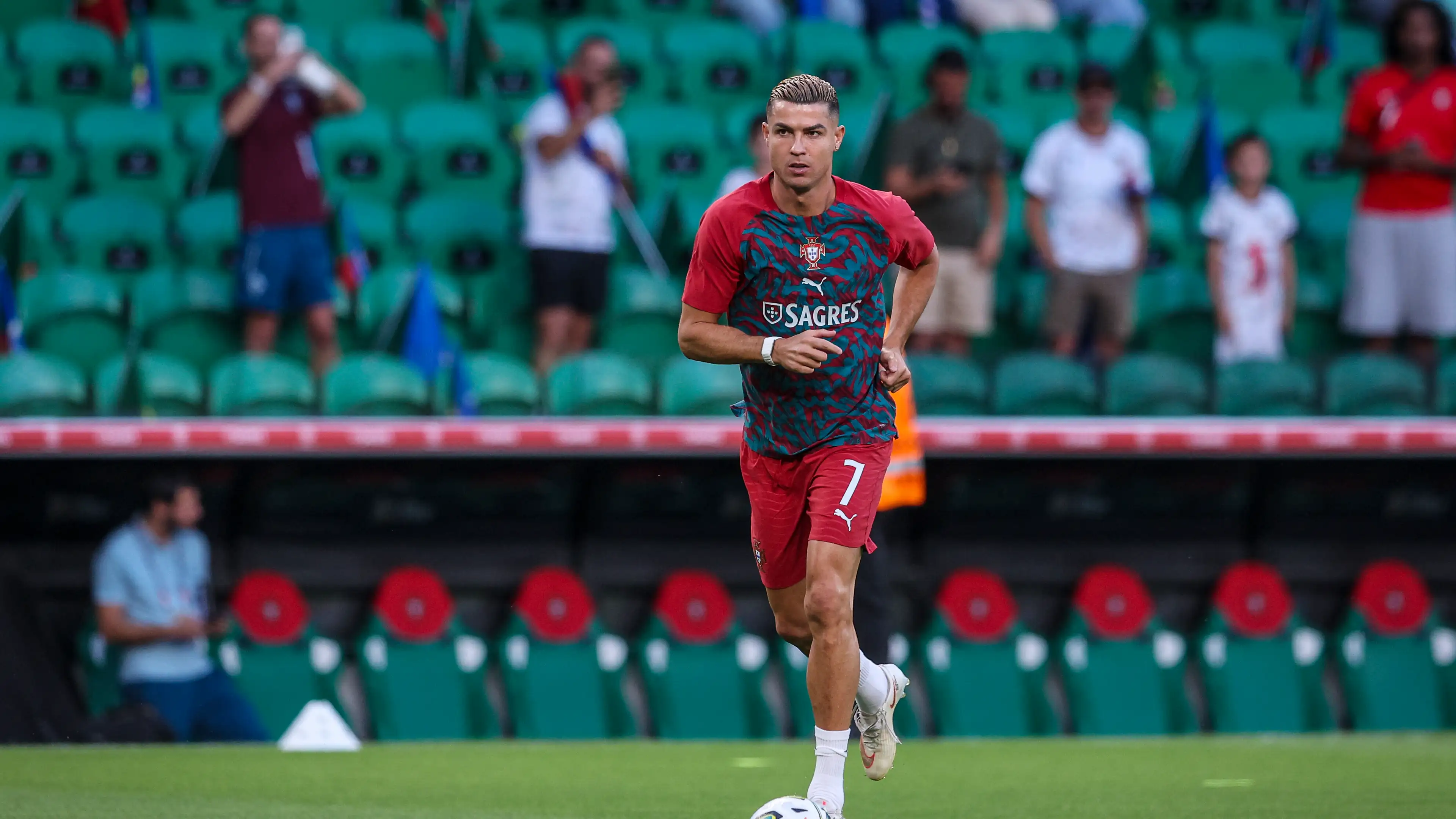 Video: Satu Pekan Sudah Cukup, Cristiano Tepati Janjinya dan Tinggalkan Kamp Portugal