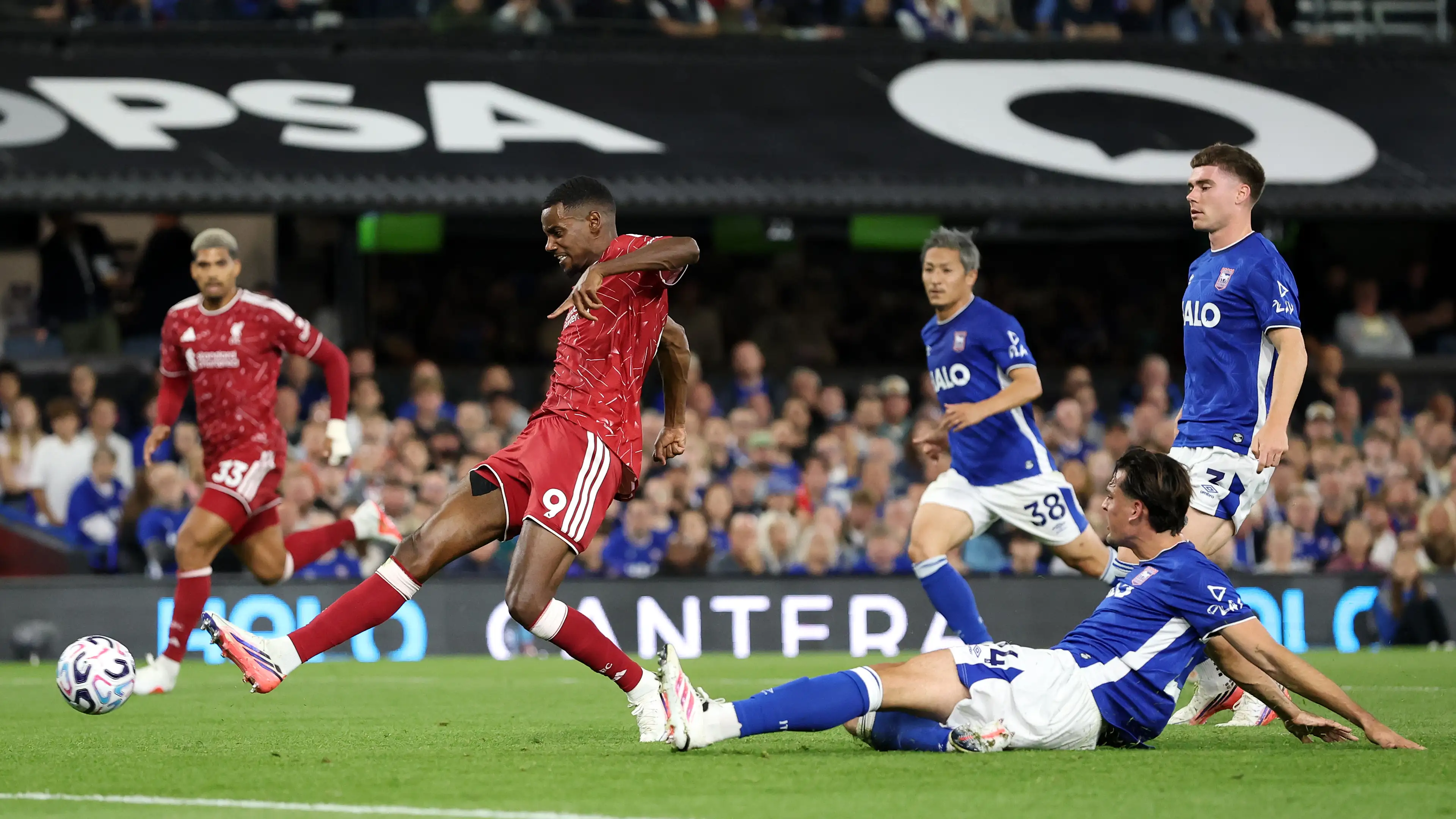 Video: Simfoni Gakpo dan Isak Berikan Kemenangan Perdana Liverpool di Premier League