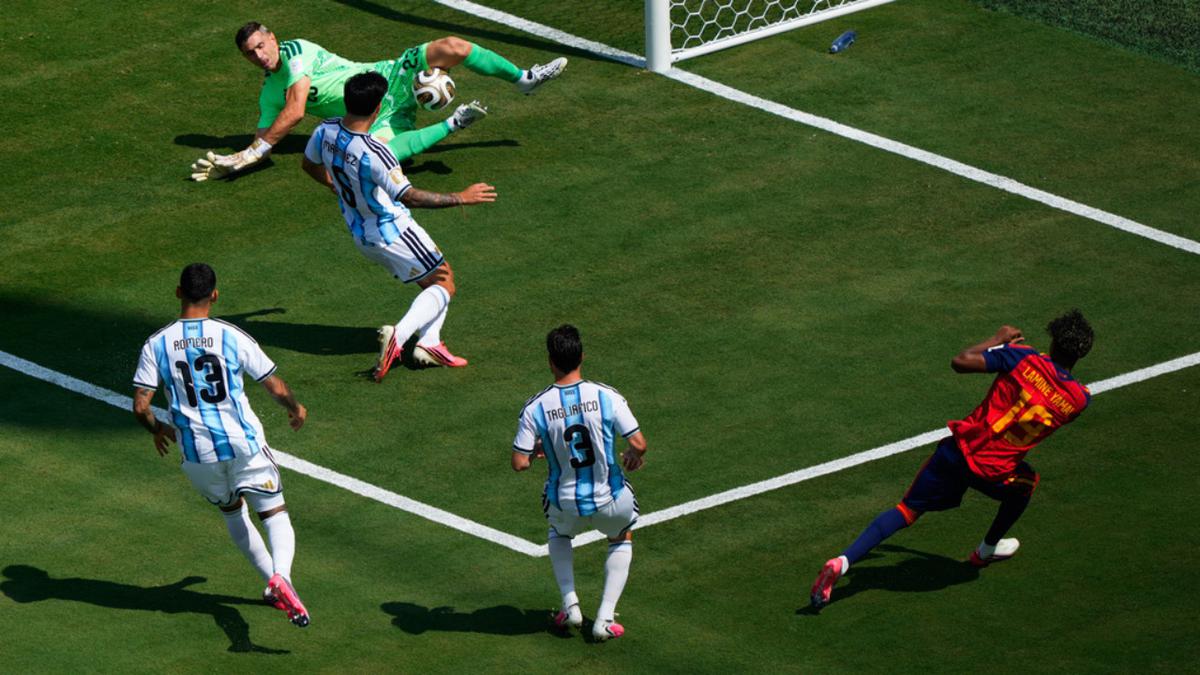 Juventus Dekati Bek Kiri Argentina, Terganjal Kepindahan Cabal