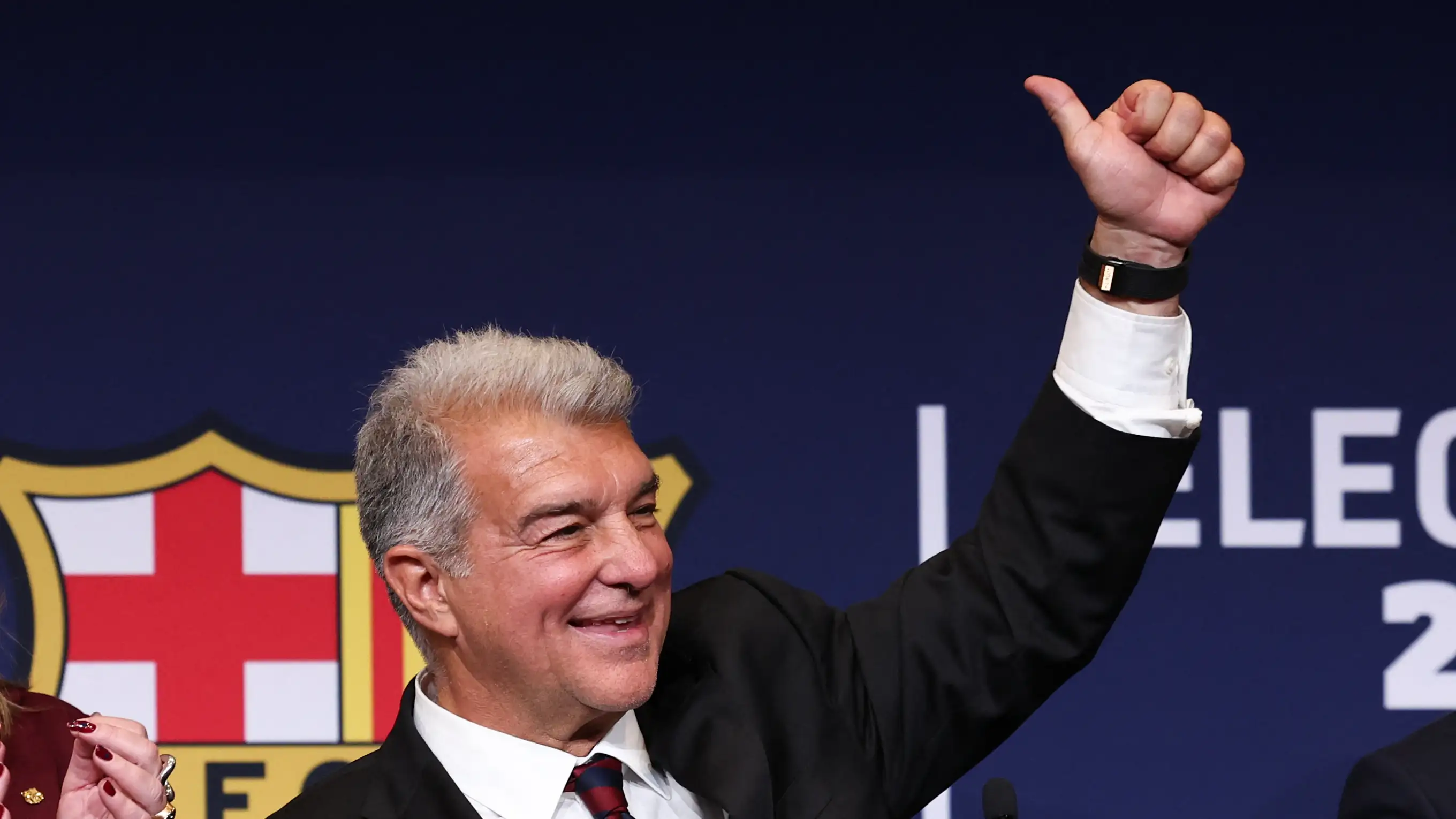 Si Rubah membuka suara: Laporta umumkan bertahan dengan Alvarez dan mengulurkan ranting zaitun untuk Atletico