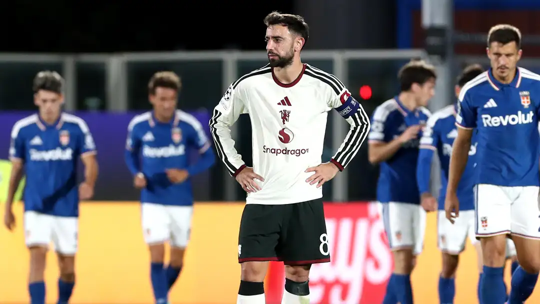 “Tidak cukup berani!” Bruno Fernandes mempertanyakan taktik Michael Carrick setelah Manchester United dipermalukan Como