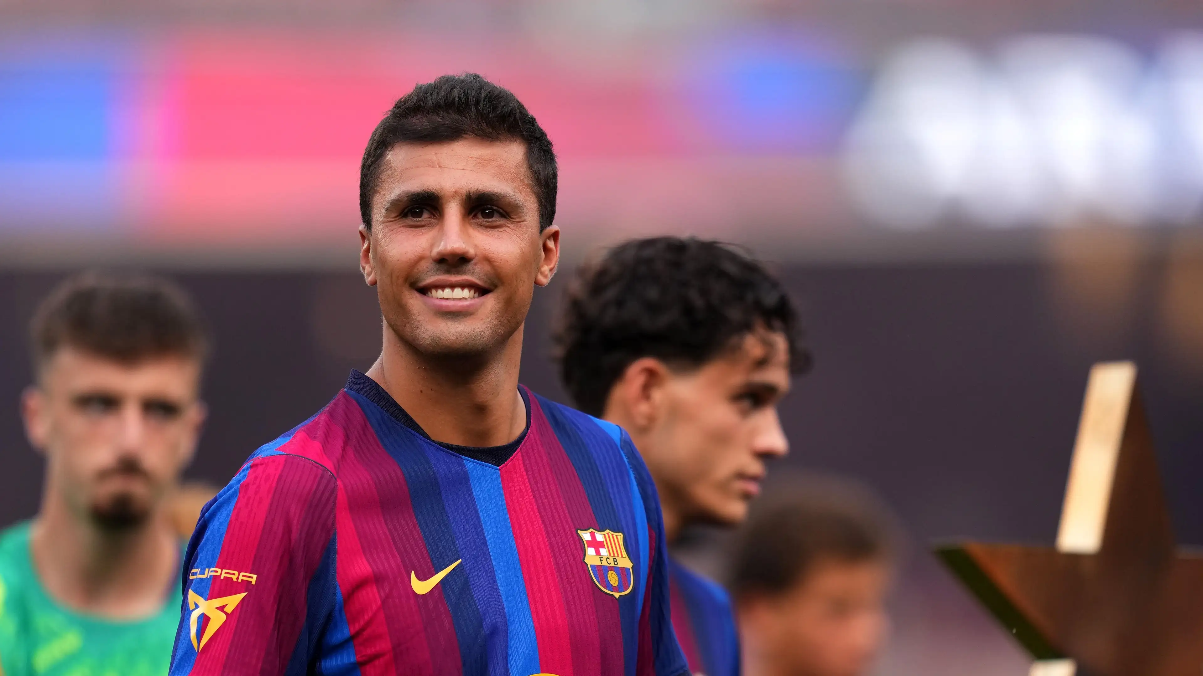 Apakah Barcelona Membajak Rodri dari Real Madrid? Deco Menjawab dengan Jawaban Mengejutkan