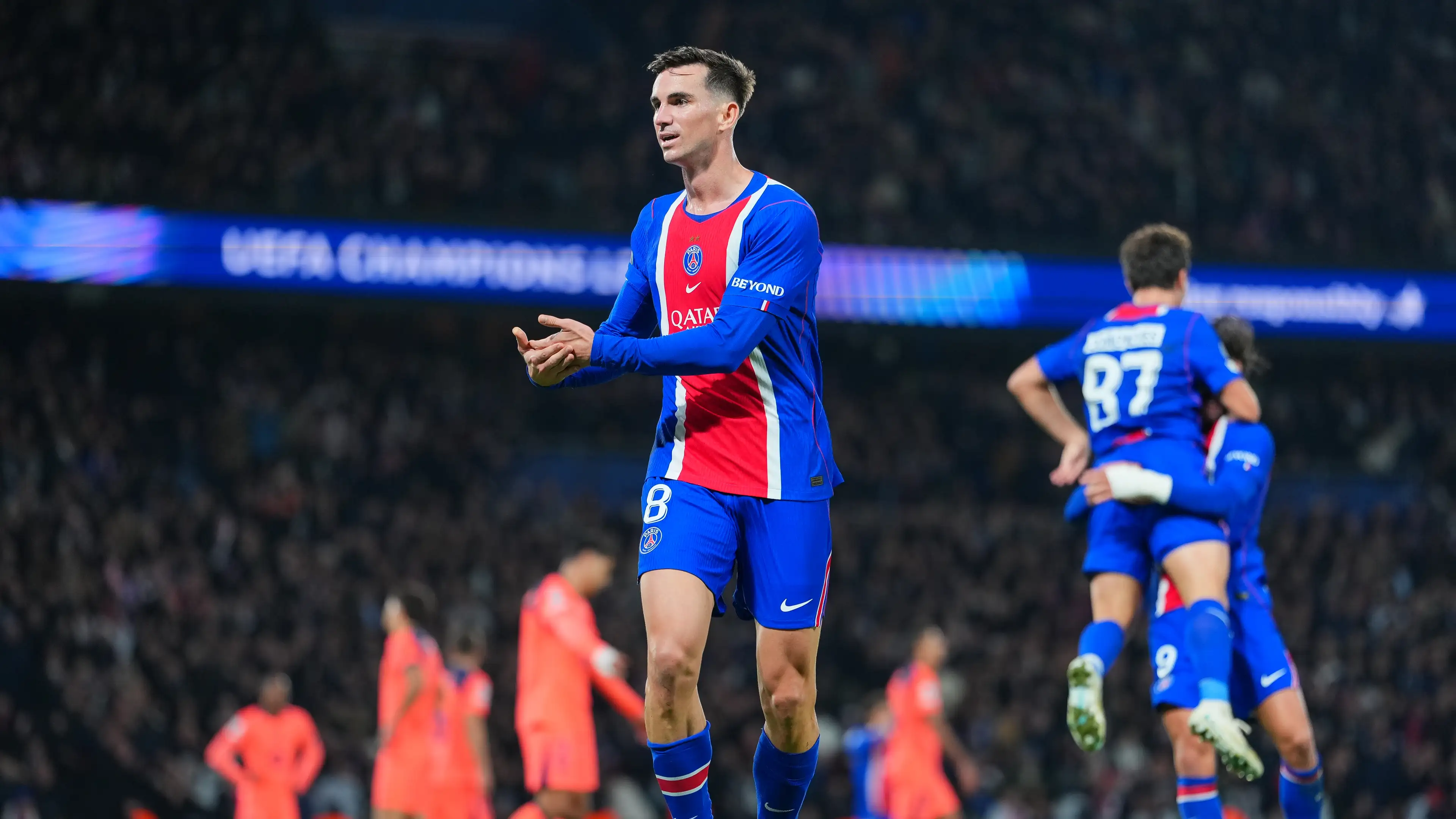 Usai kejutan Paris, Barcelona pertimbangkan terjun ke bursa transfer