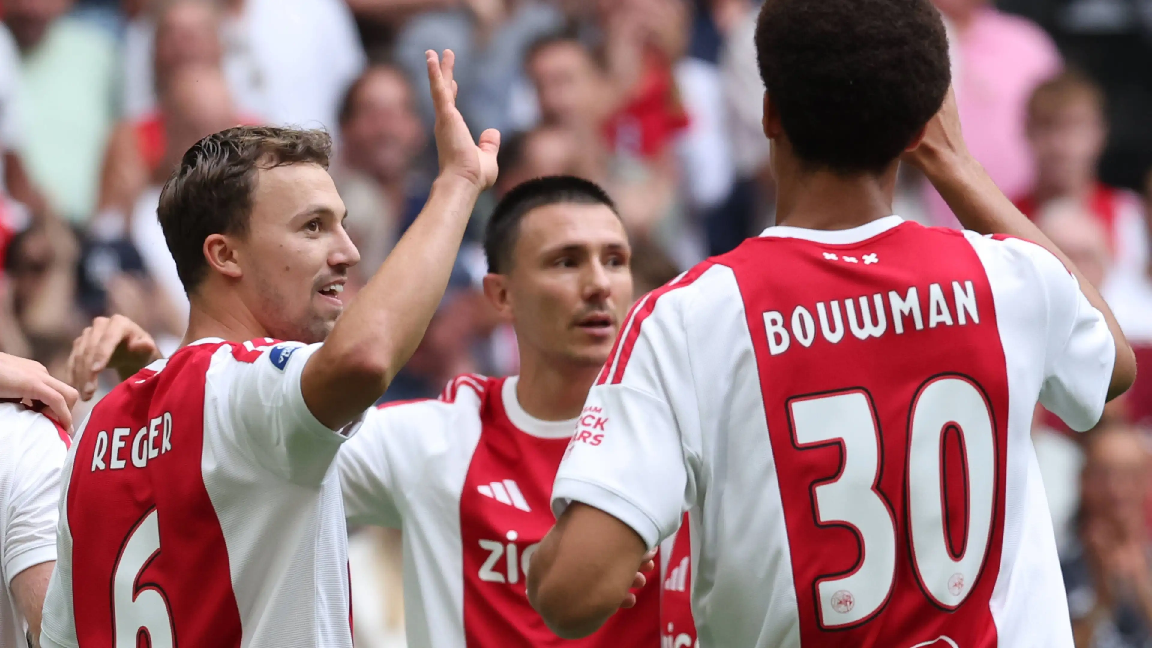 Spaan memberi saran kepada Regeer yang banyak dikritik soal masa depannya di Ajax