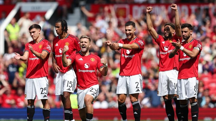MU Butuh Bek Kiri Baru