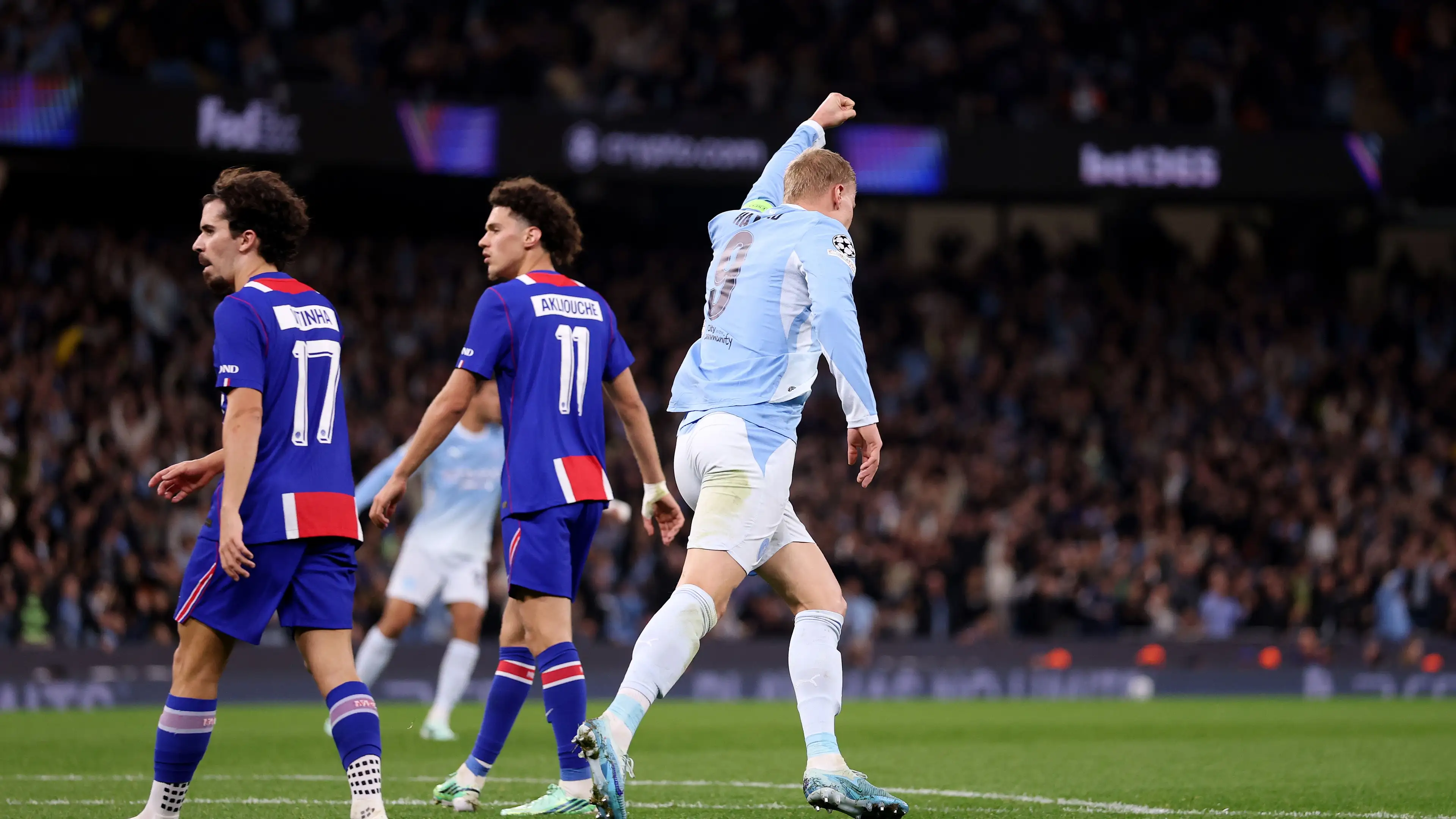 Video: Haaland membakar antusiasme Guardiola, Bouaddi tinggalkan jejaknya di depan Paris