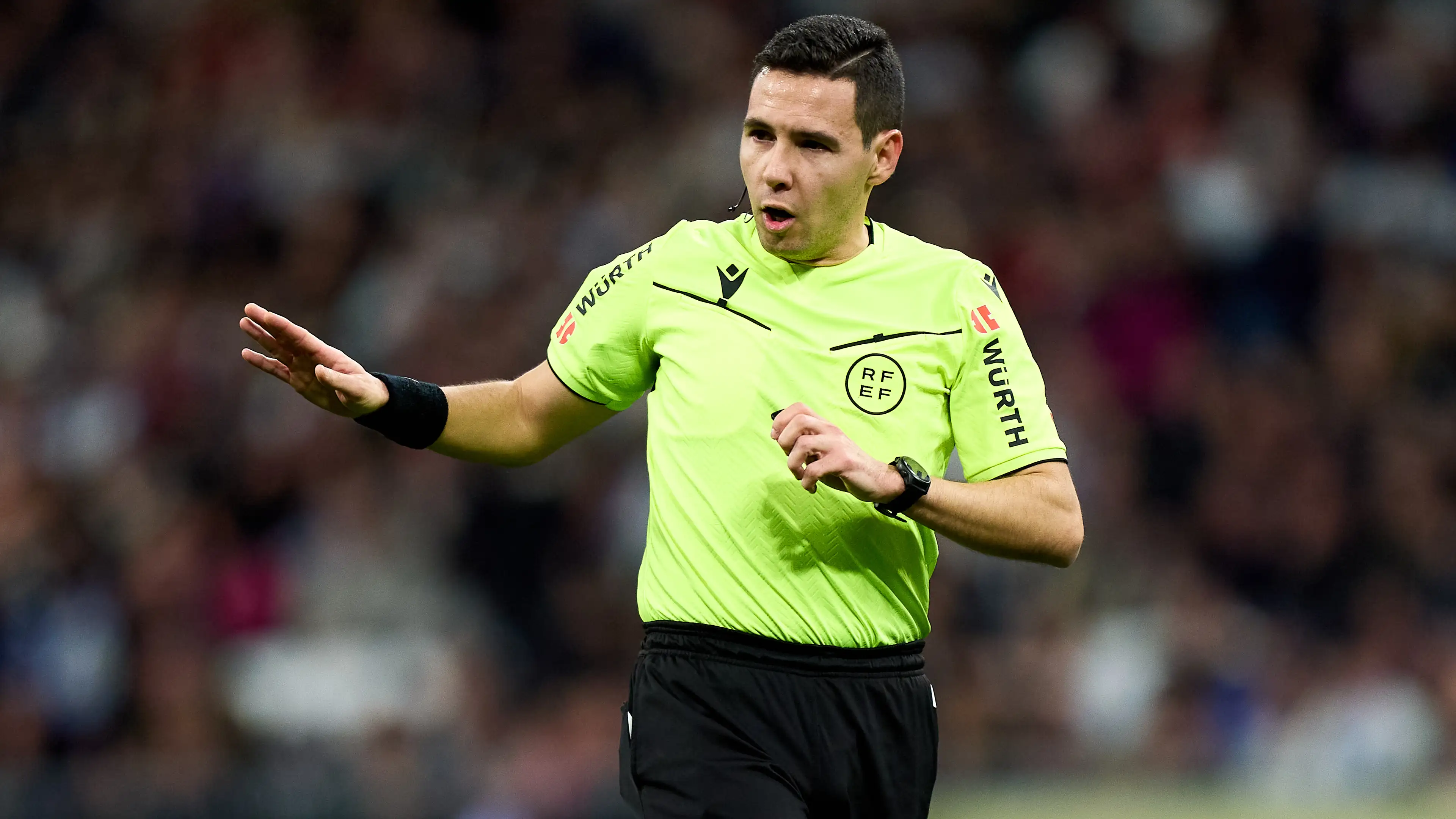 Debut Perdana dan Rekor Sempurna: Ujian "Luar Biasa" bagi Wasit Laga Barcelona dan Vallecano