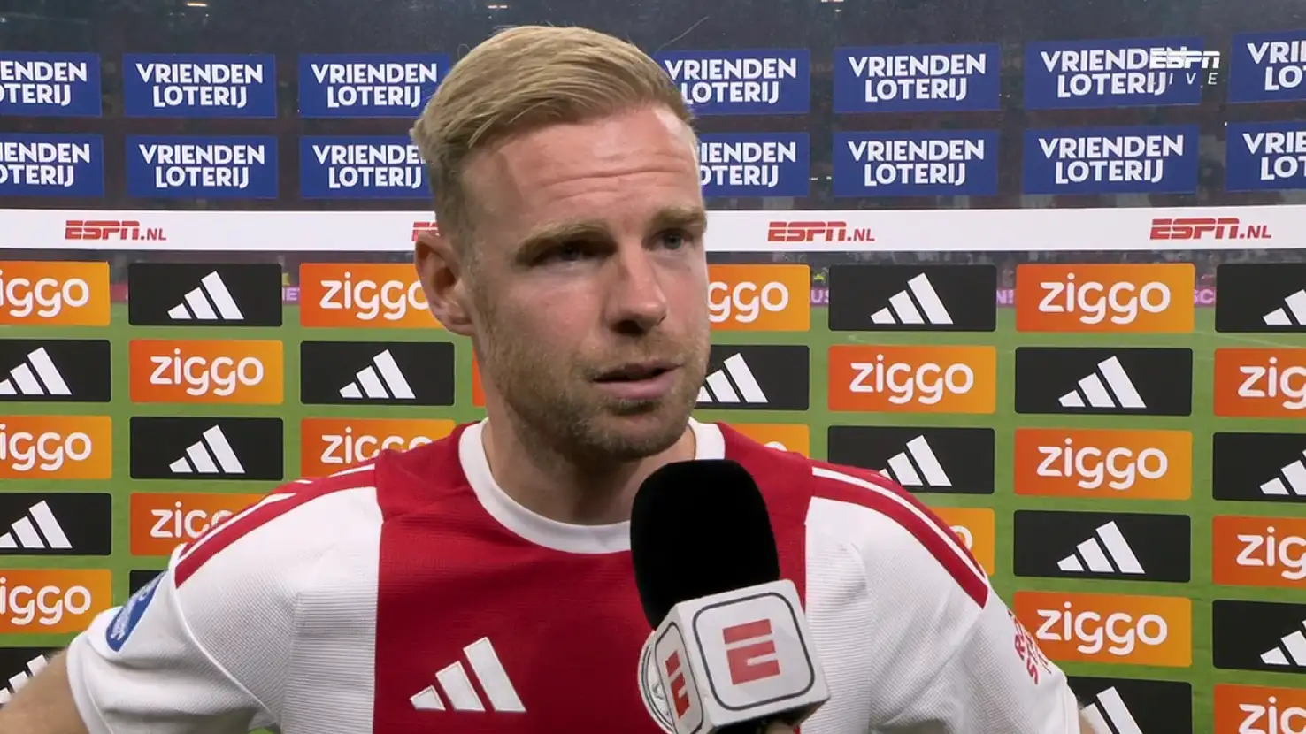 Davy Klaassen mengungkapkan: satu kata ini diucapkan Sander van der Eijk langsung setelah tekel keras Ruben van Bommel pada laga Ajax - PSV