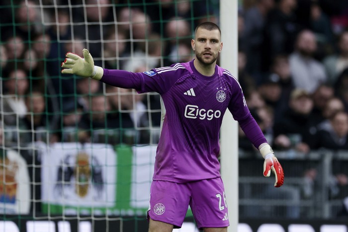 Kevin Diks Oke di UEFA Conference League, Maarten Paes Bisa Ikuti?