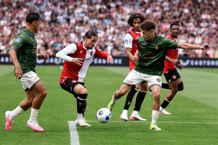Feyenoord Vs Go Ahead Eagles Selesai 2-2: Dean James dkk Comeback