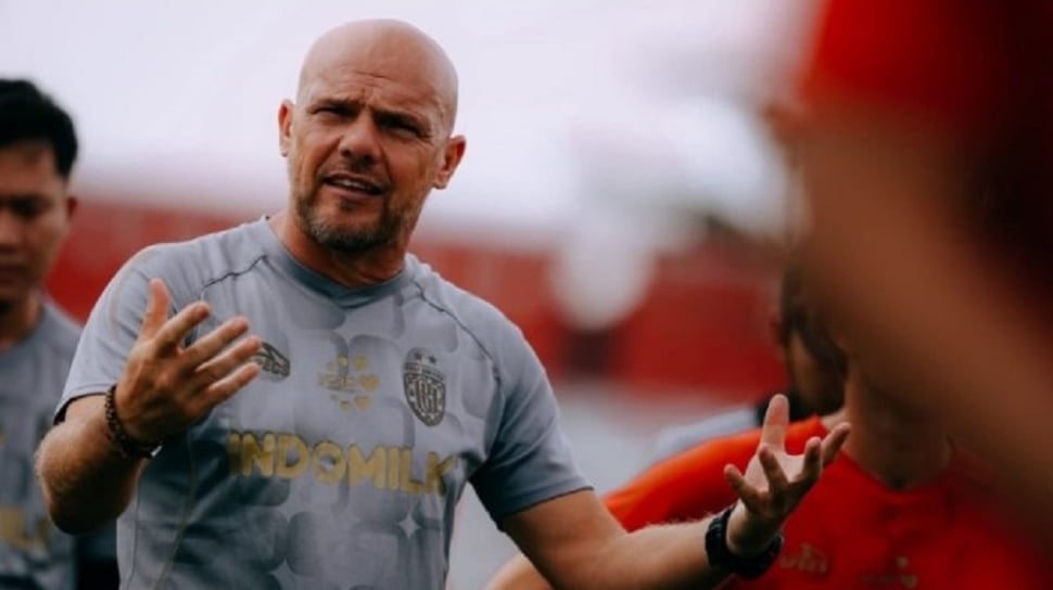 Tak Ambil Pusing Bali United Ditekuk Sabah FC, Johnny Jansen Fokus Lawan Persib