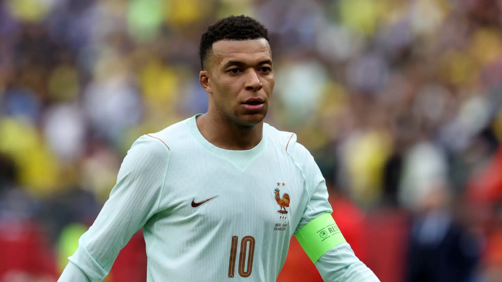 Meski Diwarnai Rasisme dan Saling Sindir, Mbappe Raih Suara Tak Terduga dalam Perebutan Ballon d'Or