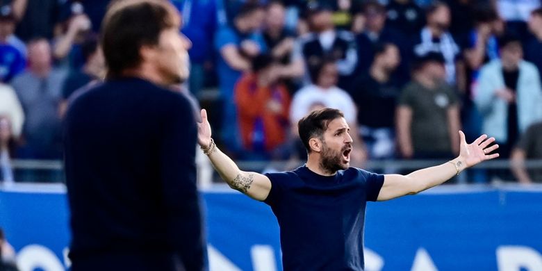 Abaikan Spekulasi Striker Baru, Fabregas Tegaskan Como Fokus Hadapi Udinese