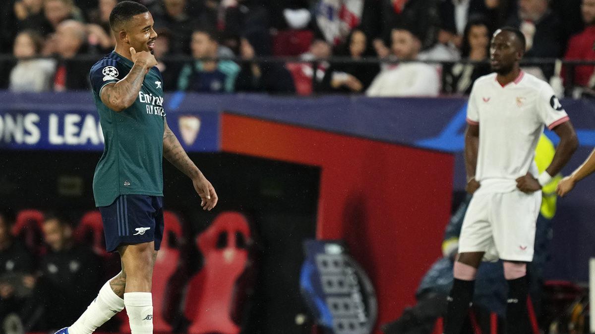 Gabriel Jesus Belum Main, tapi Sudah Bantu Barcelona Daftarkan Pemain