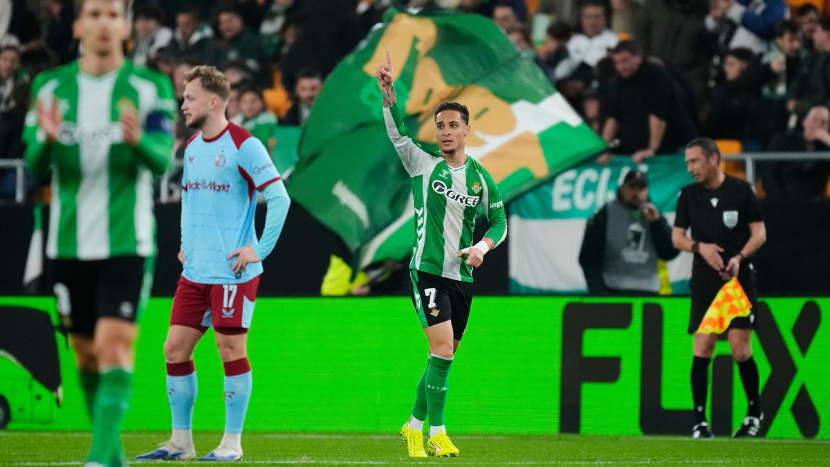 Magis Antony Hilang, Pelatih Ungkap Alasan Eks Manchester United Kini Kesulitan di Real Betis