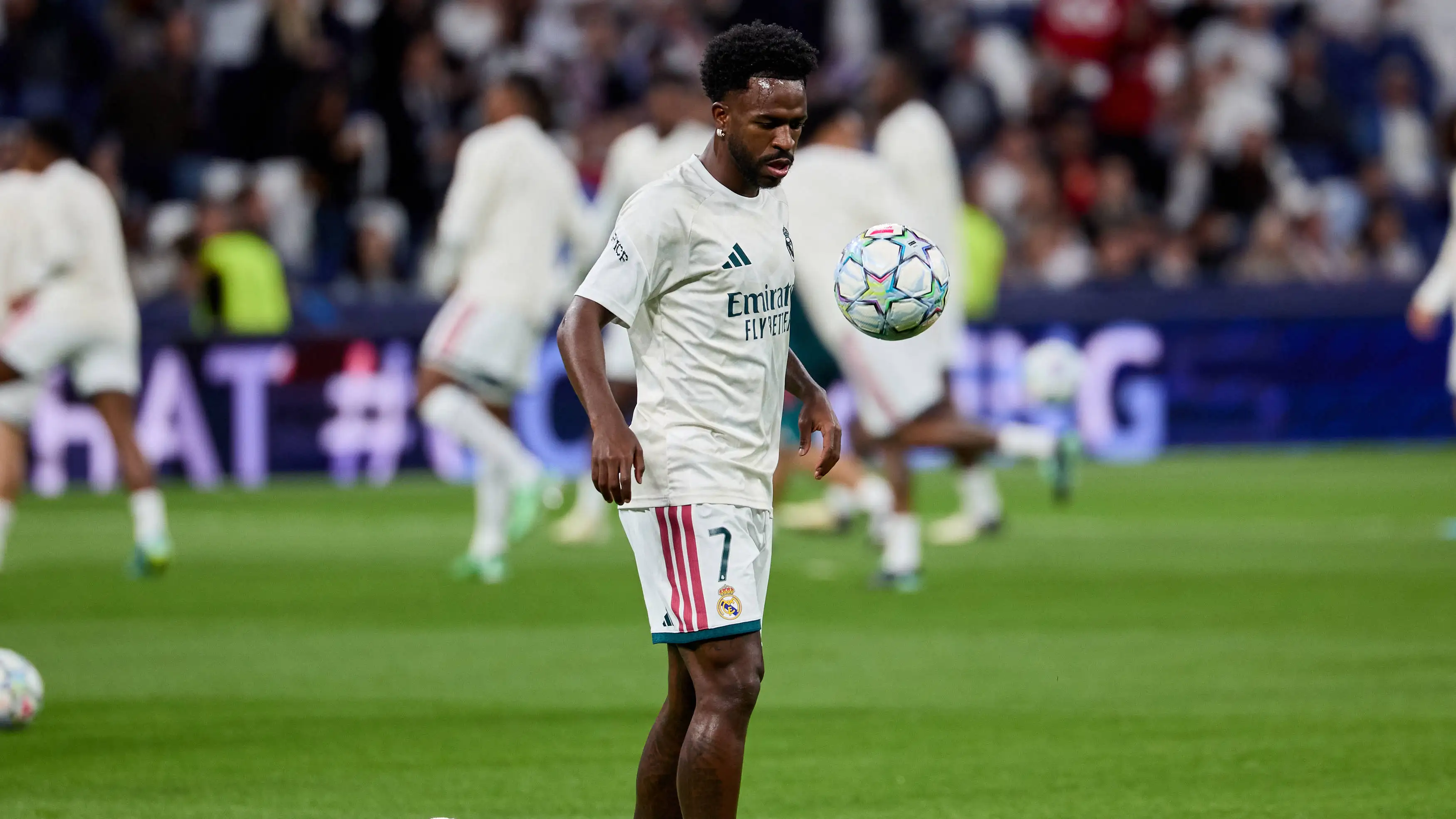 "Dioumande tidak lebih baik darinya": pesan kuat dari legenda Real Madrid untuk menyelamatkan Vinicius